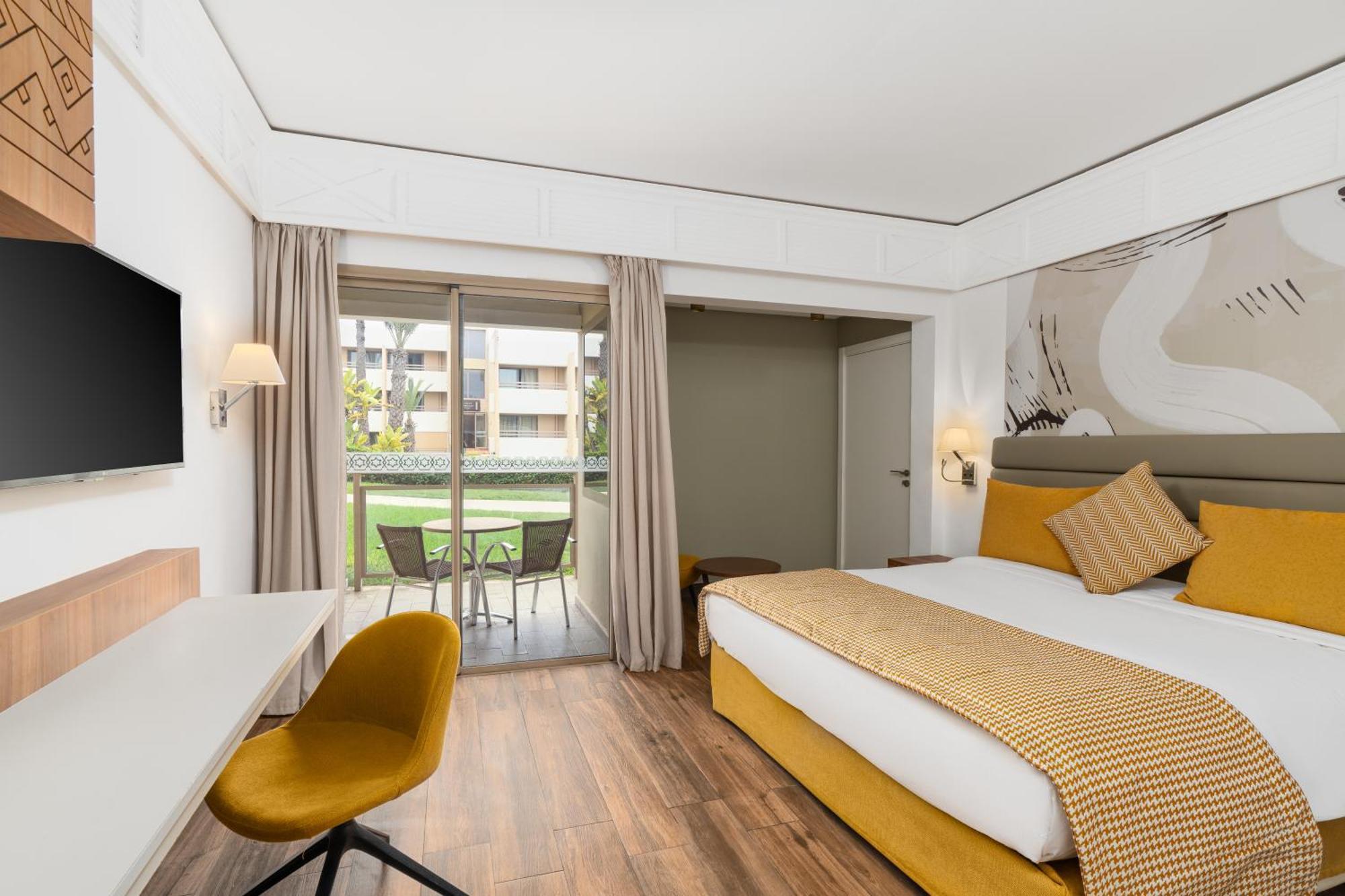 Chambre Double - Vue sur Piscine