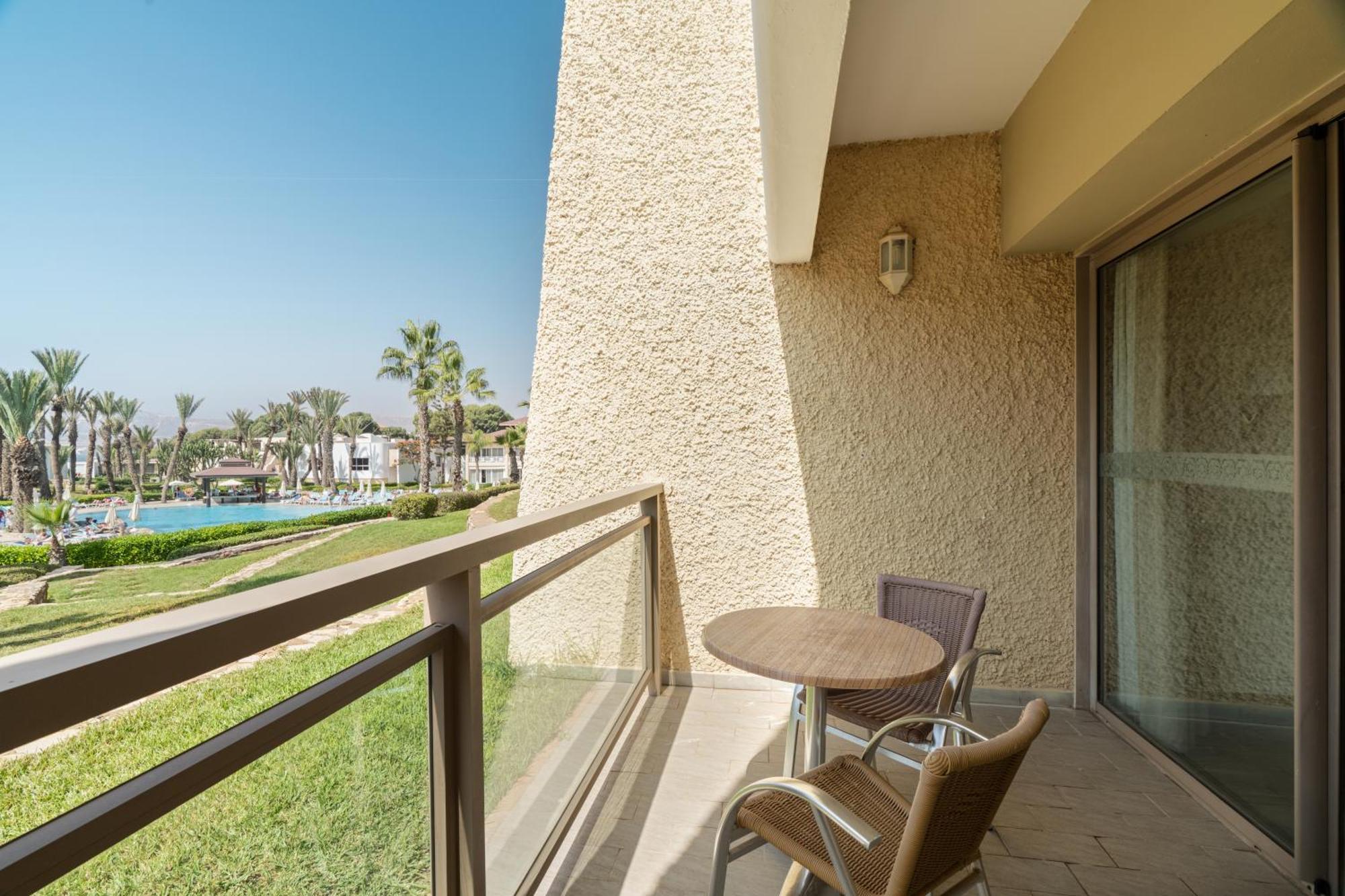 Chambre Lits Jumeaux - Vue sur Piscine