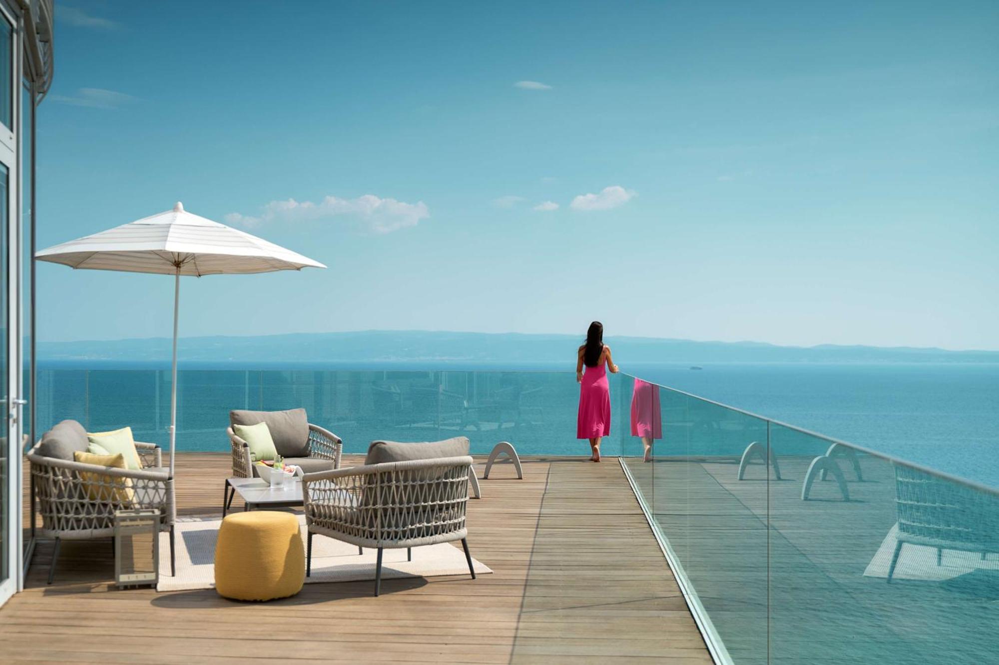 Penthouse Suite met Terras en Panoramisch Uitzicht op Zee