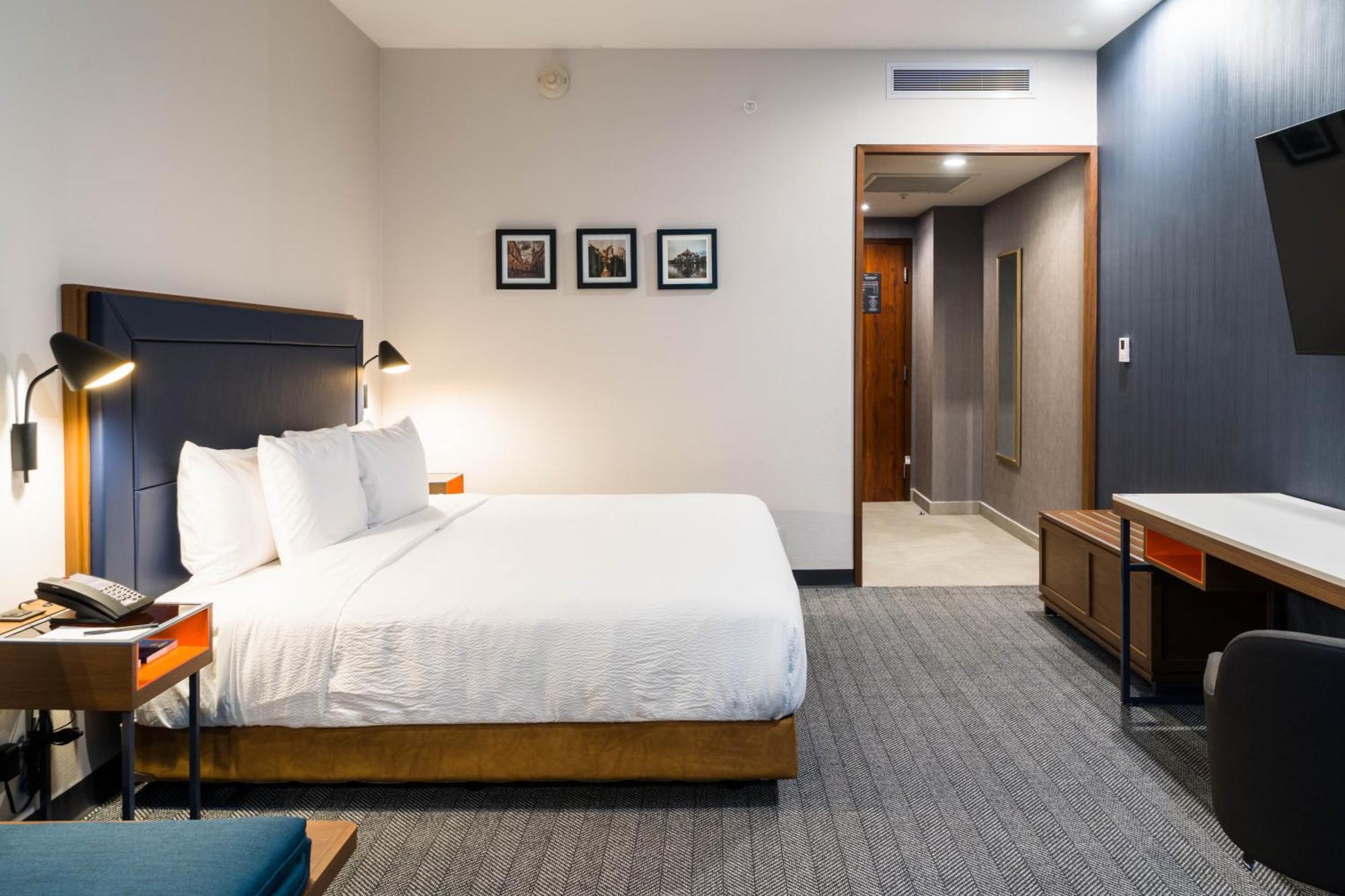 Guest room, 1 King Bed,1674717860:JPEG