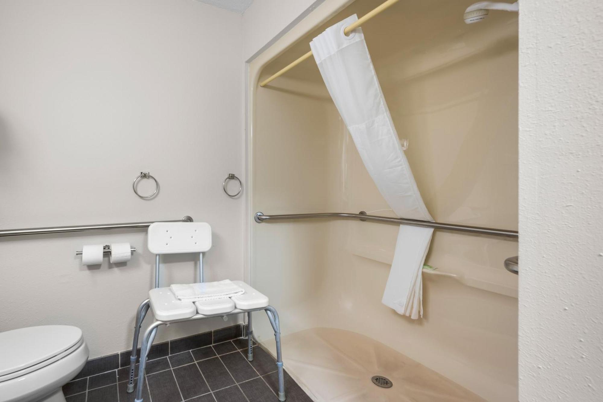 Queen Room - Disability Access/Non-Smoking,1622041470:JPEG