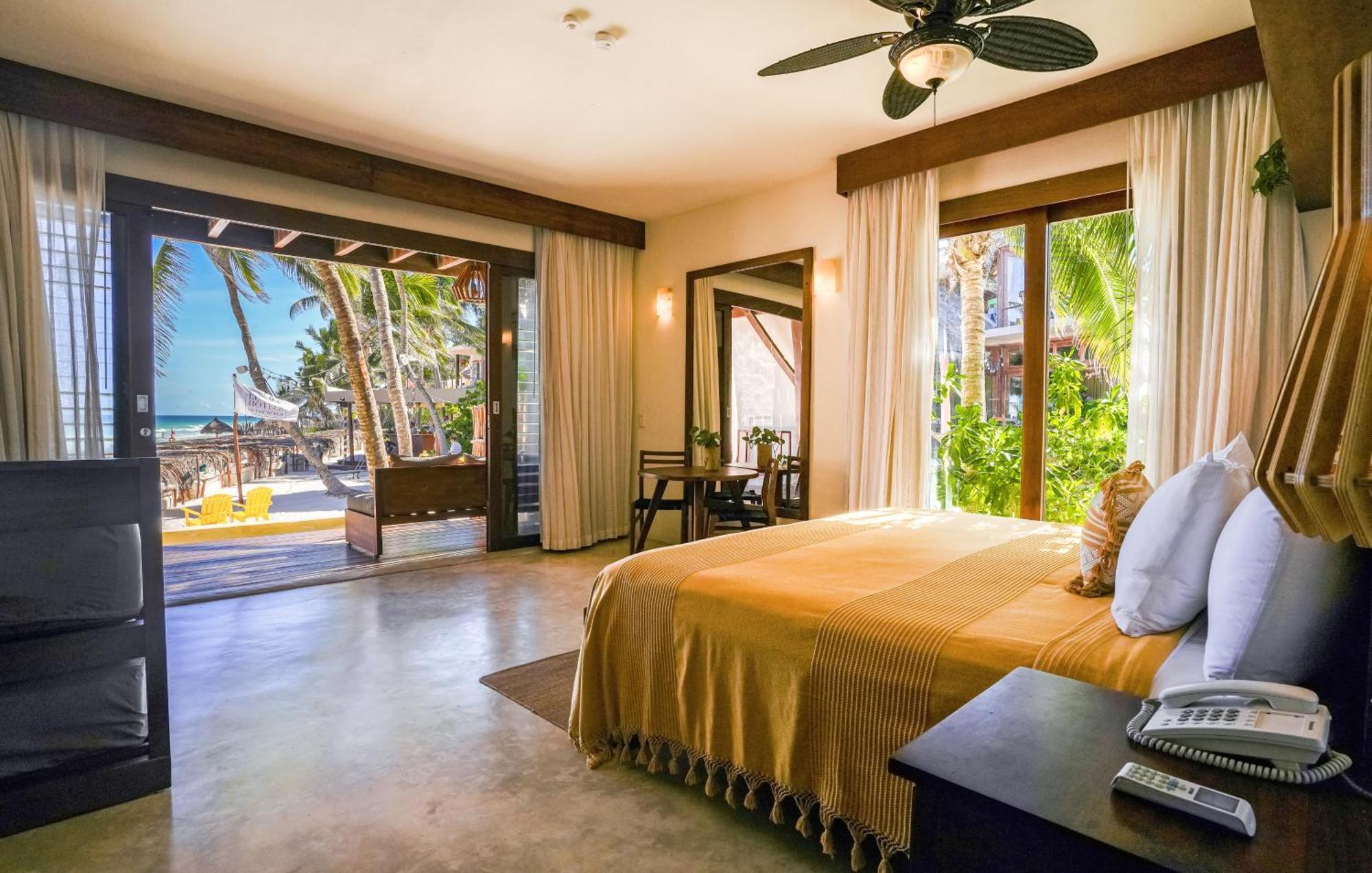 Suite con piscina pequeña frente a la playa - Planta baja
