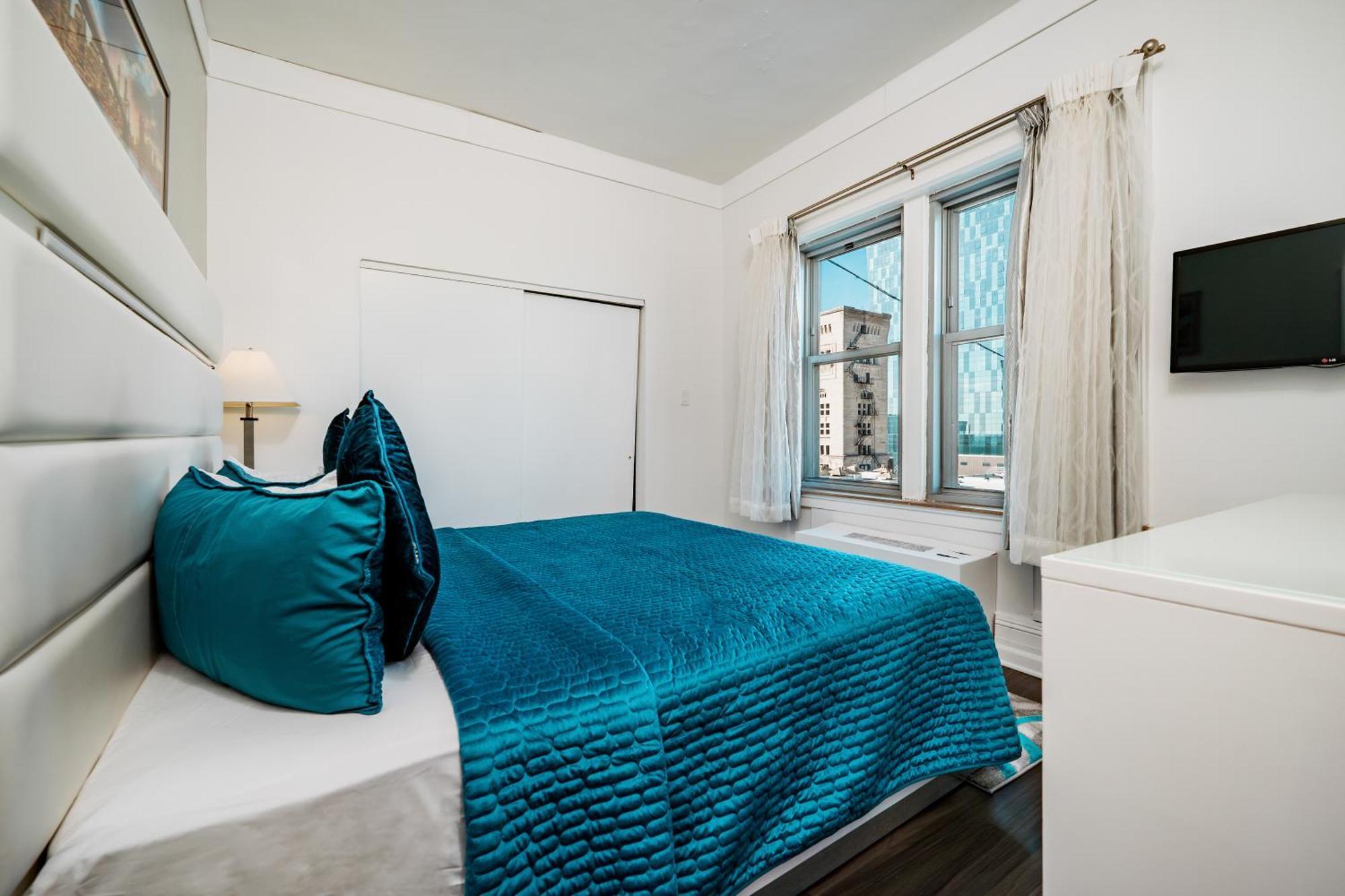 Chambre Lit King-Size avec Vue sur le Lac - Non-Fumeurs