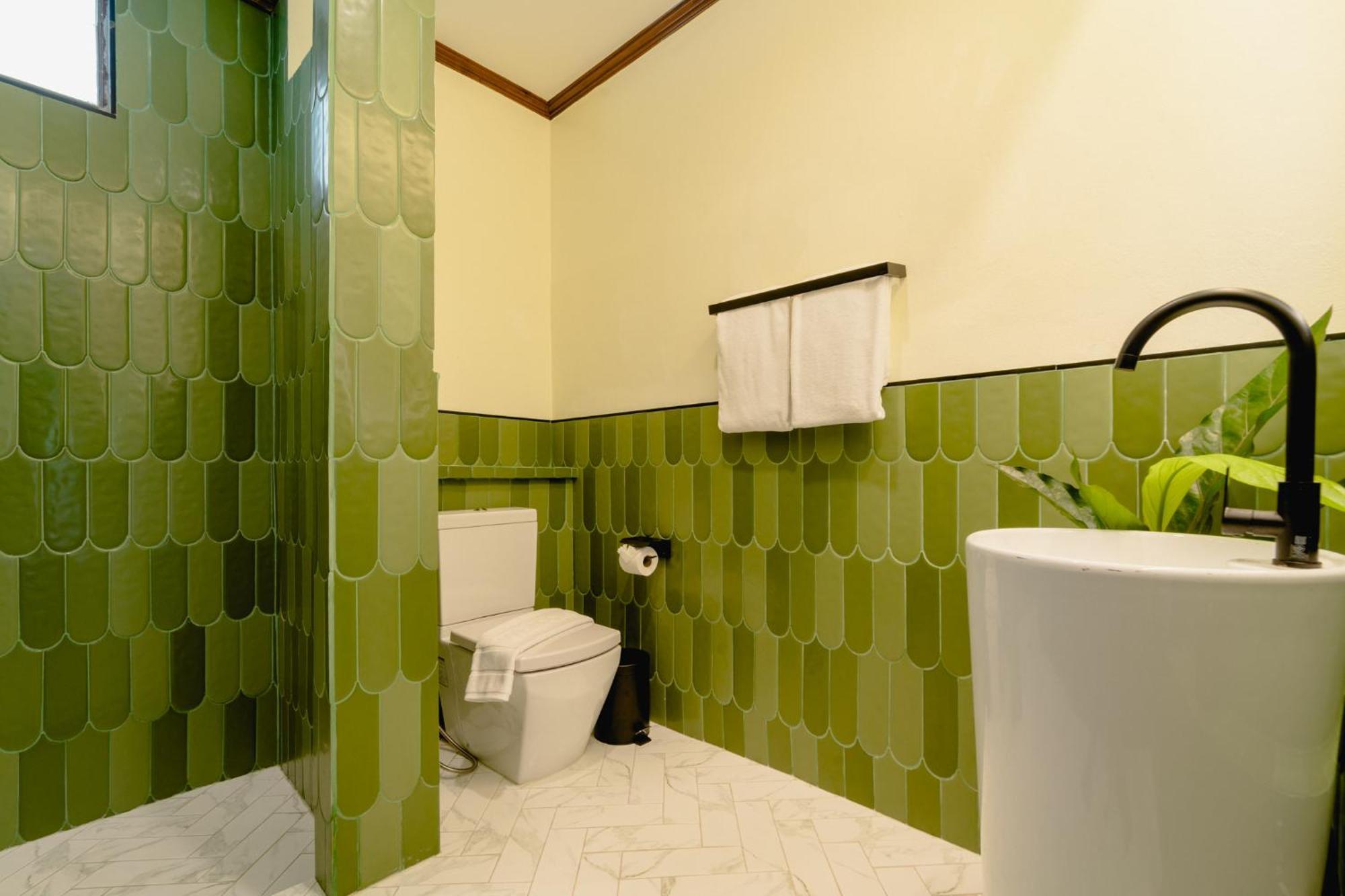 Premier Room,1633681649:JPEG