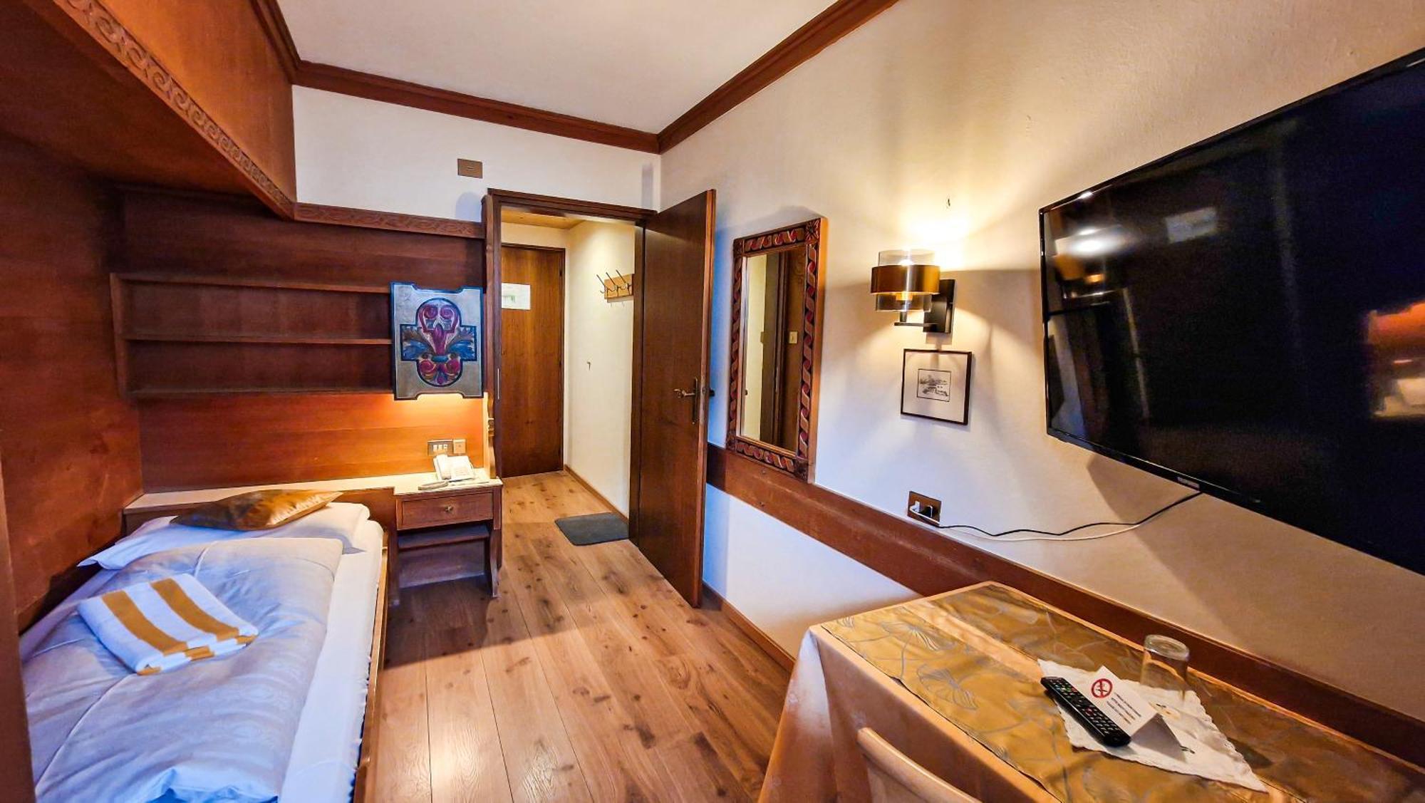 Einzelzimmer mit Balkon