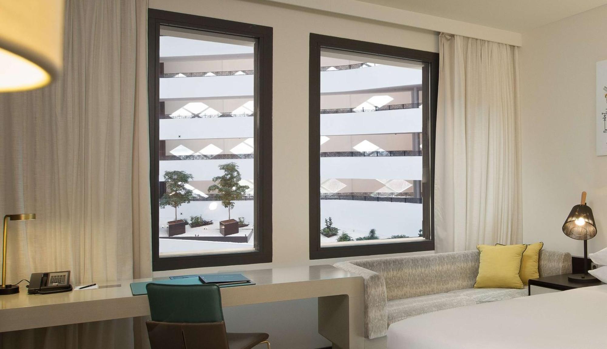 Chambre Lit King-Size - Vue sur Atrium