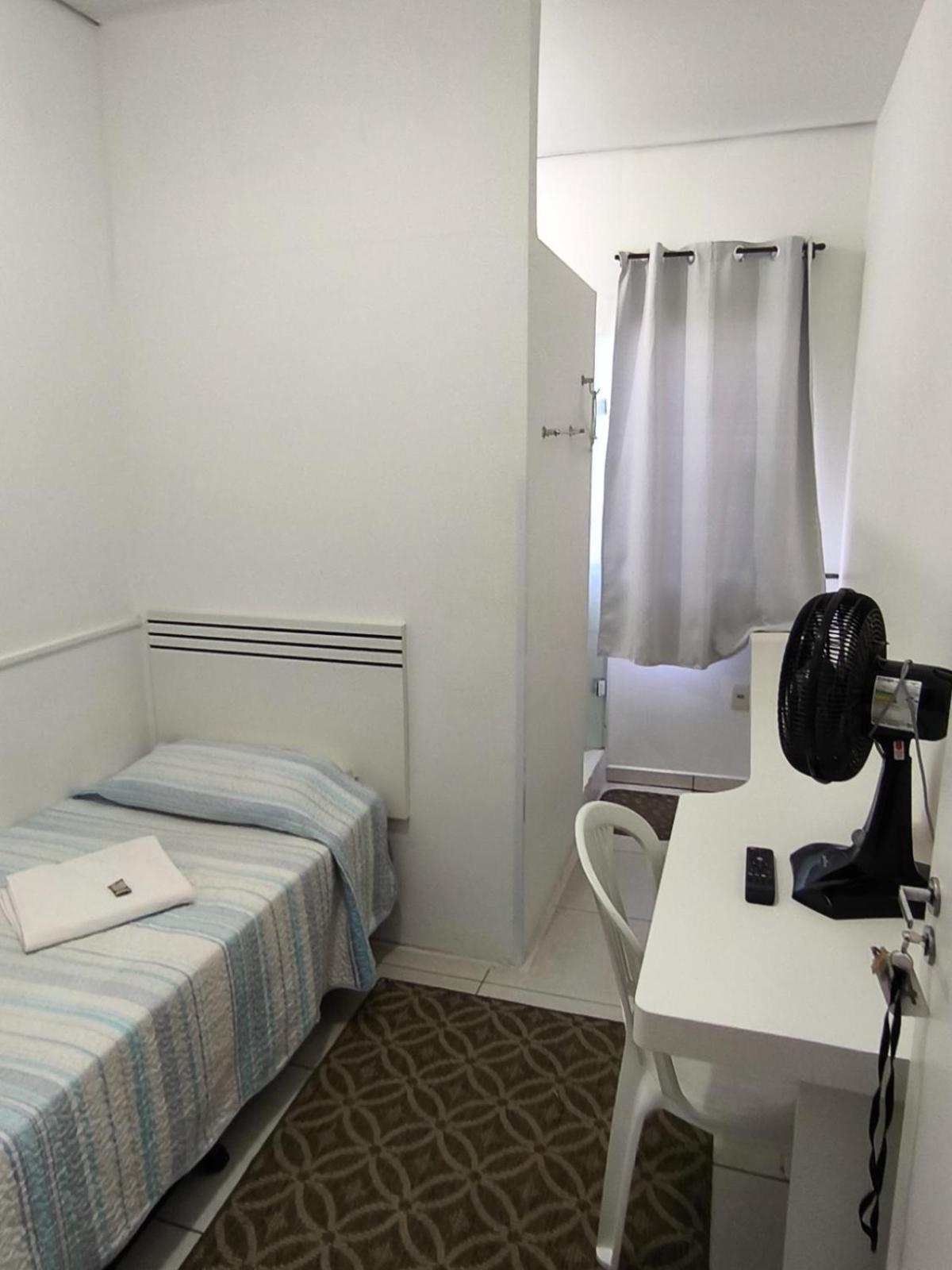 Quarto Individual Econômico