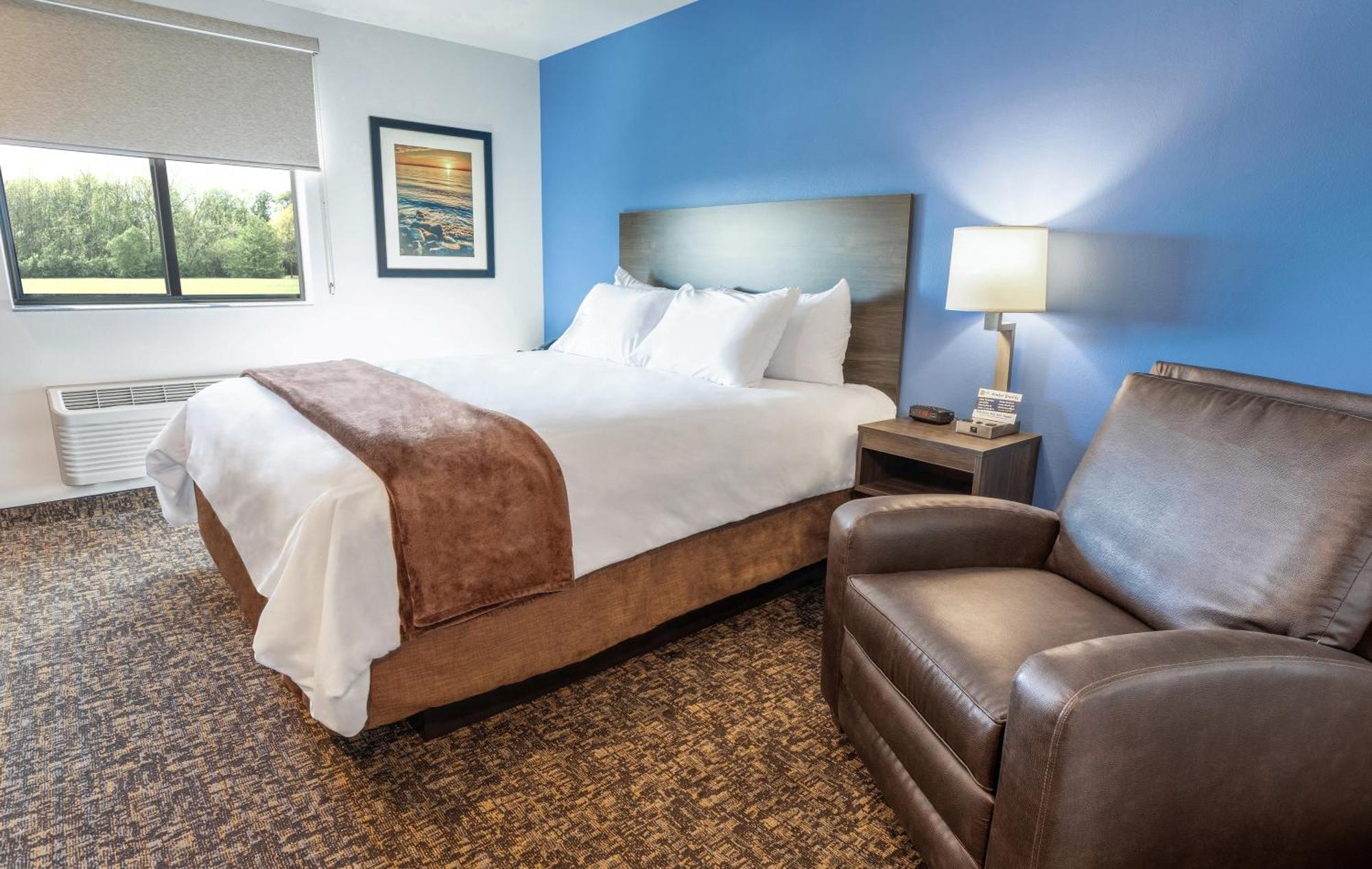 Standard Queen Room