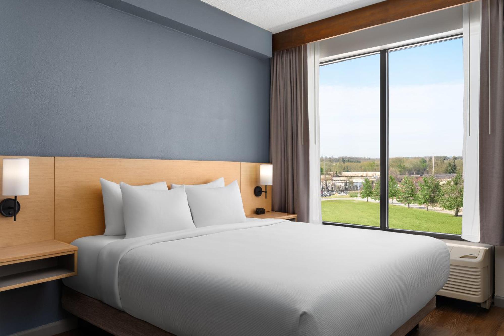 Double Room with Two Double Beds and Sofa bed - High Floor,1658073115:JPEG