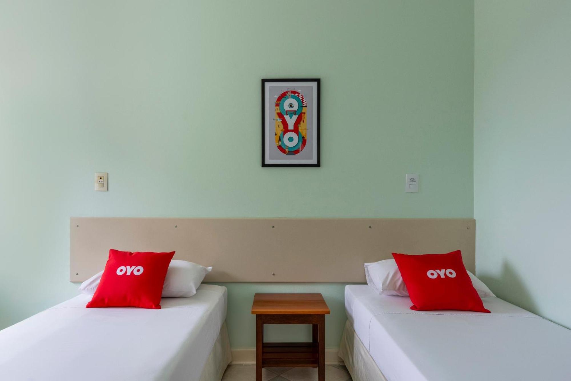 Quarto com 2 Camas de Solteiro