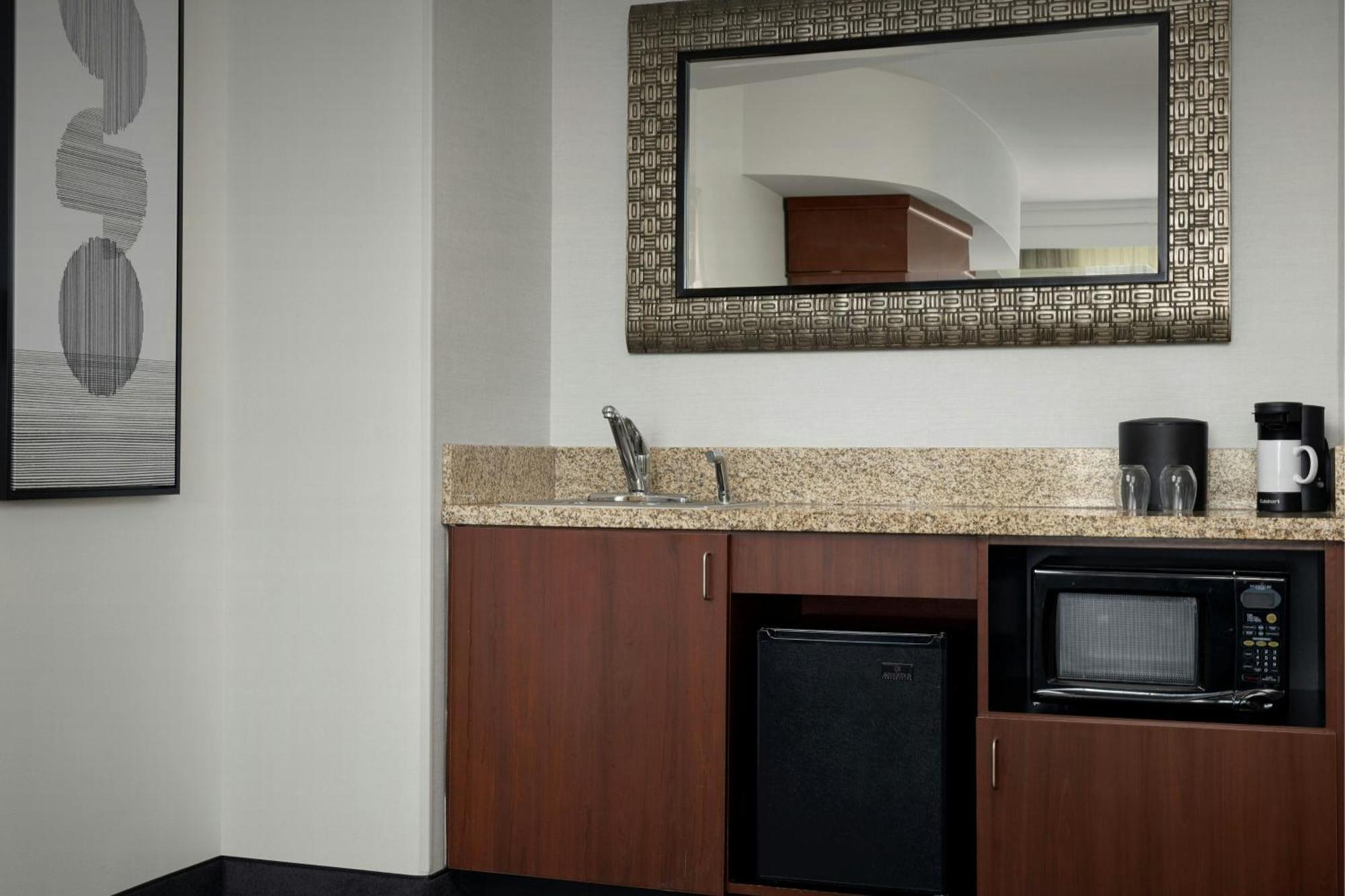One-Bedroom King Suite with Sofa Bed - Hearing Accessible