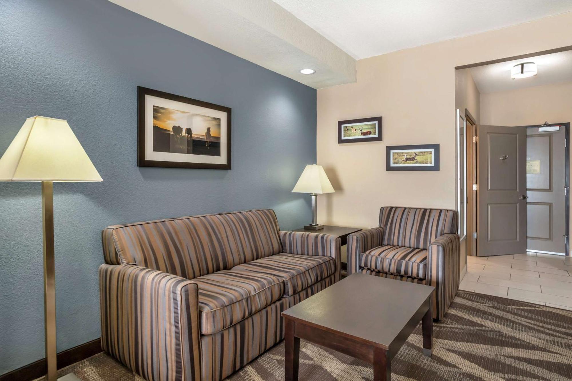 King Suite with Sofa Bed - Non-Smoking