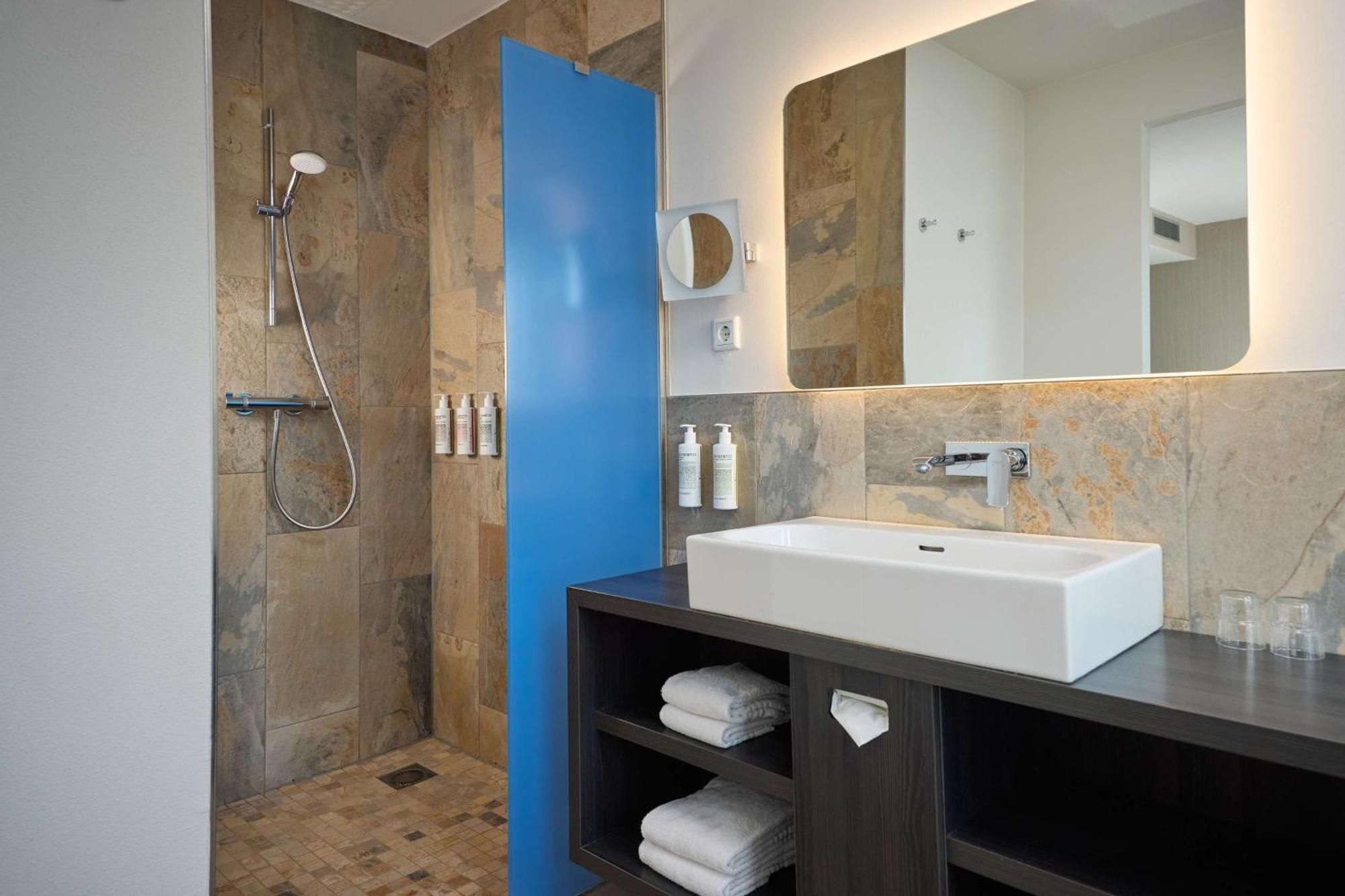 Superior Spa King Room with Harbour View,1662408973:JPEG