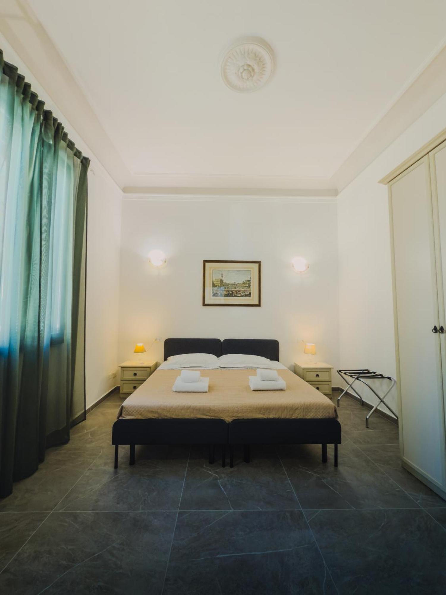 Camera Matrimoniale/Doppia con Letti Singoli con Bagno Privato