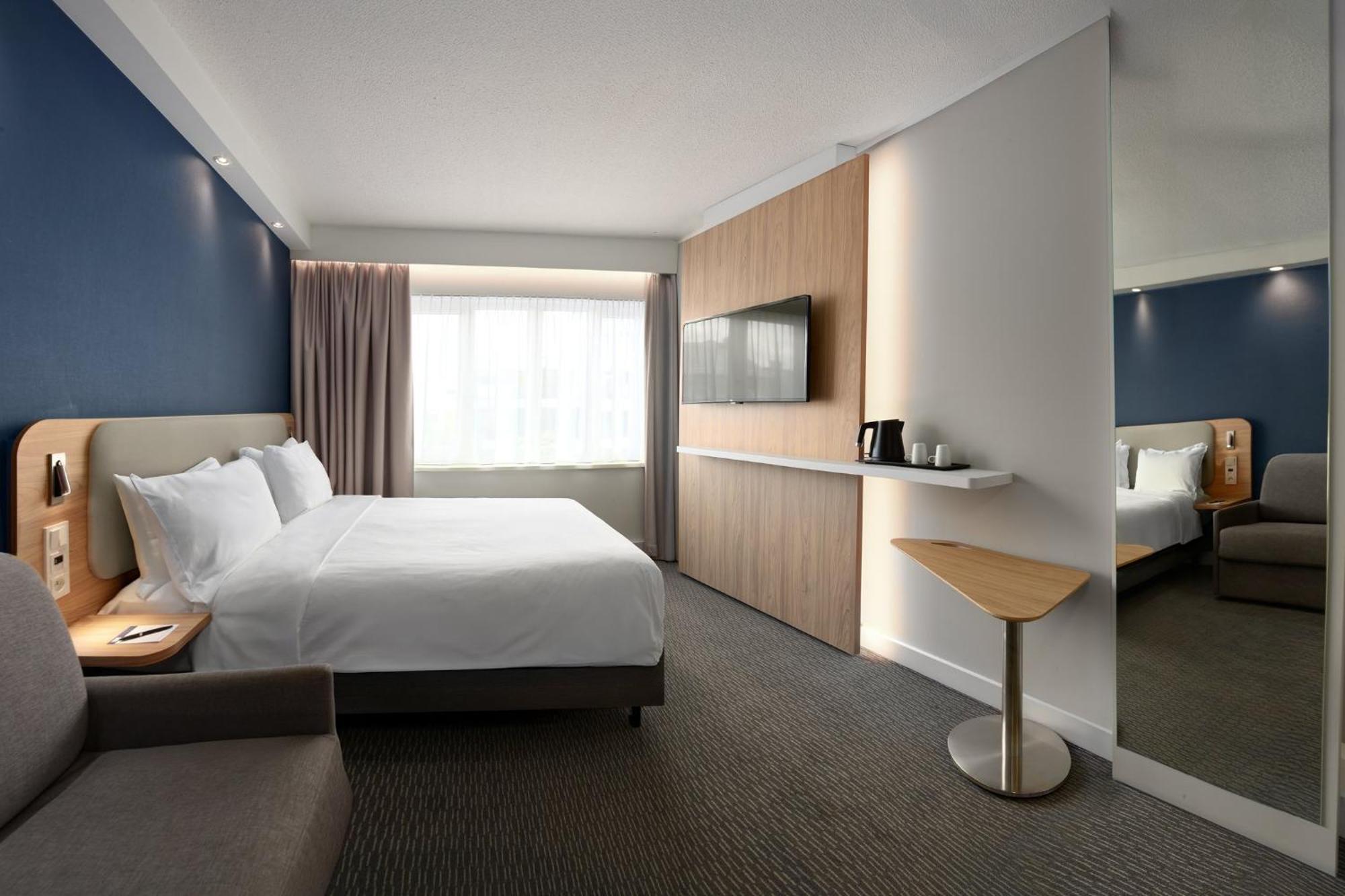 Chambre Lit Queen-Size Standard avec Canapé-Lit Simple - Petit-Déjeuner Gratuit