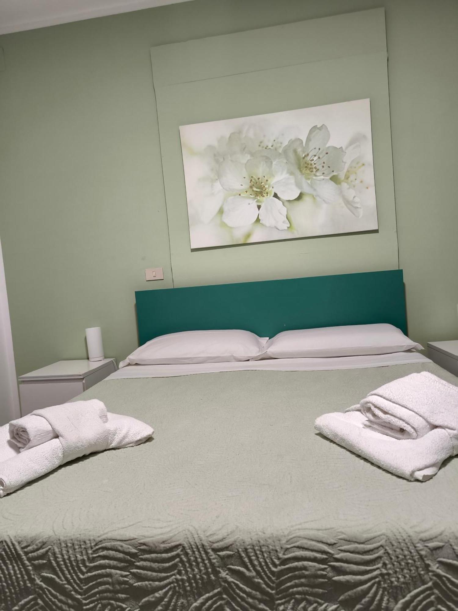 Double Room with Private External Bathroom,1671941694:JPEG