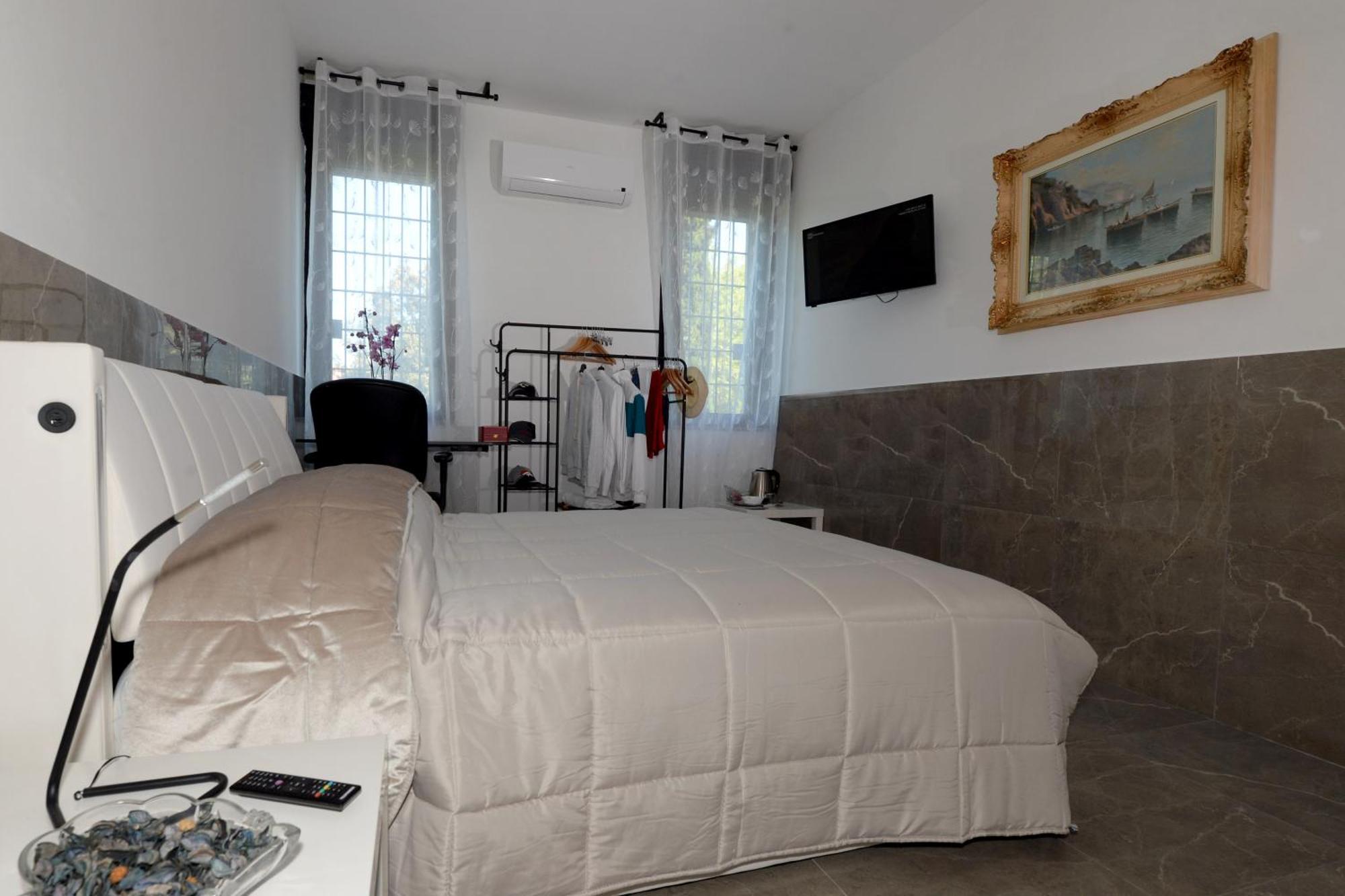Double Room Private Bathroom