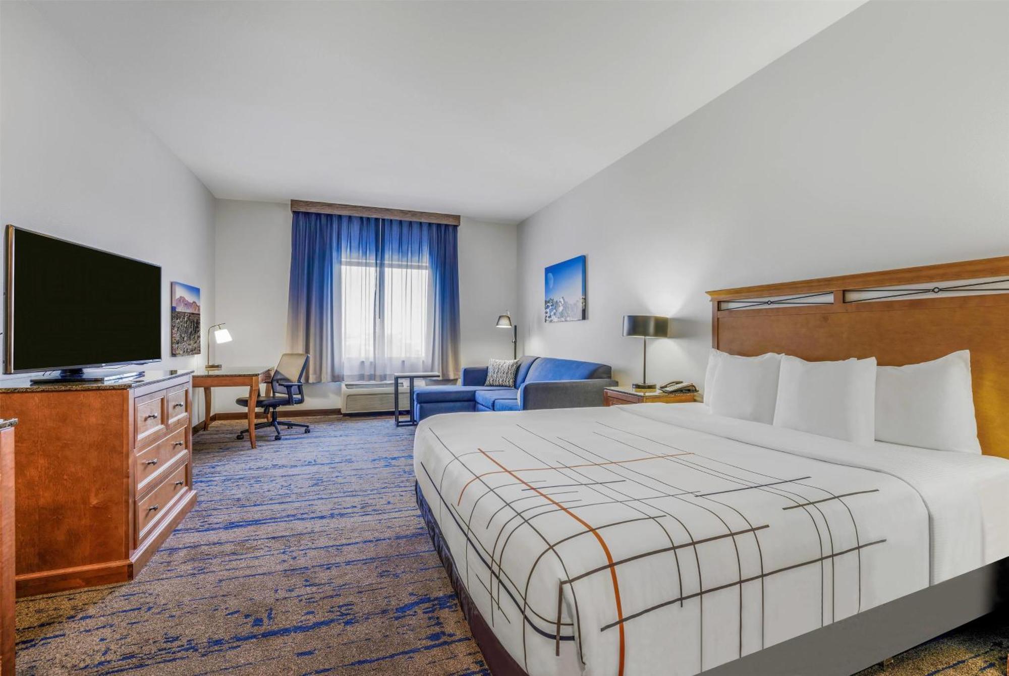 King Room with Sofa Bed,1685077965:JPEG