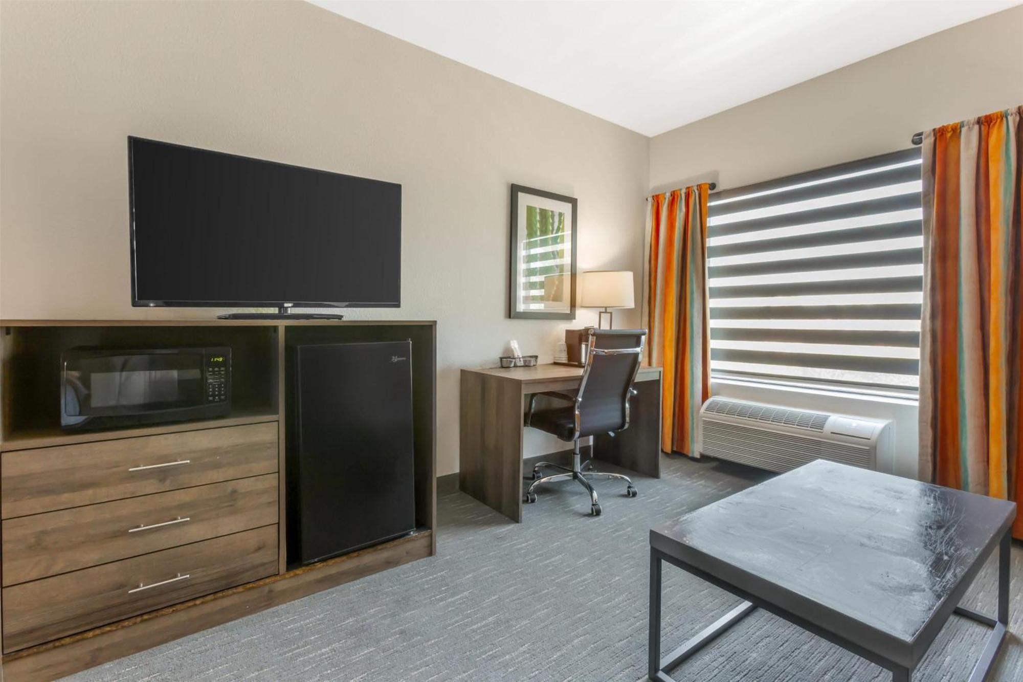 King Room with Bath Tub - Disability Access/Non-Smoking
