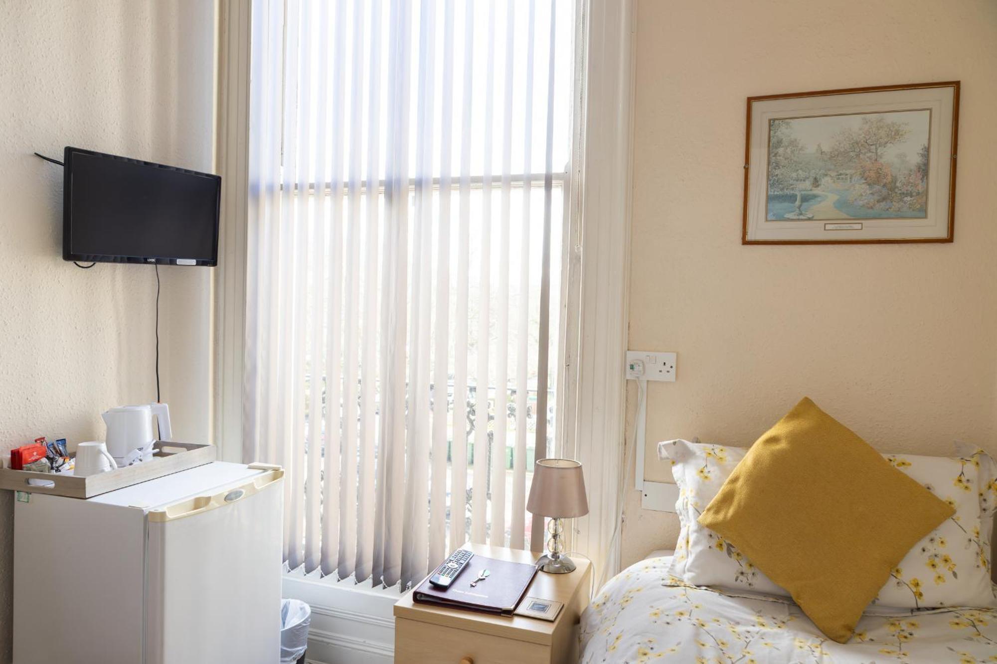 Single Room with Front View
