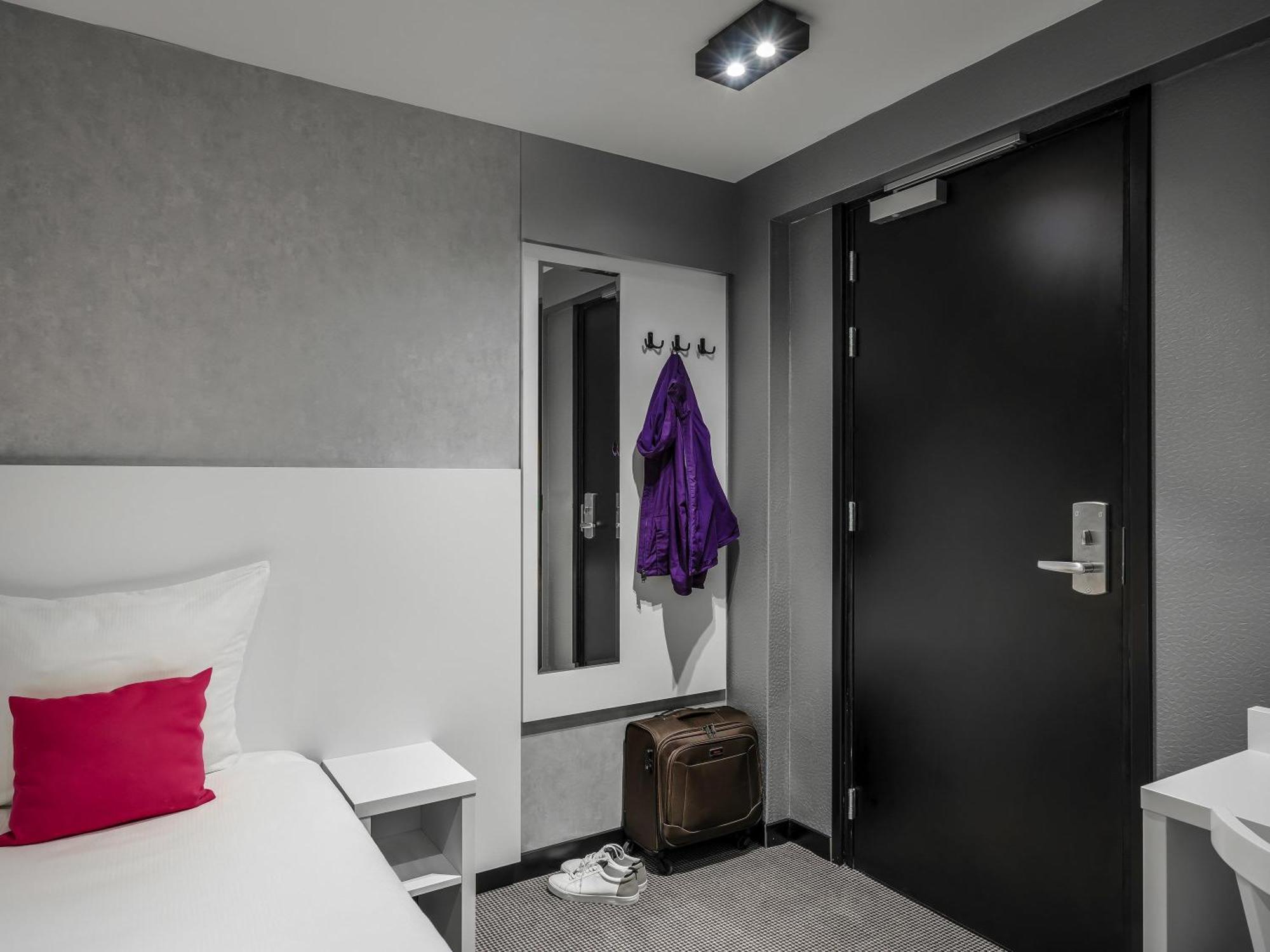 Souterrain Tweepersoonskamer met 2 Aparte Bedden