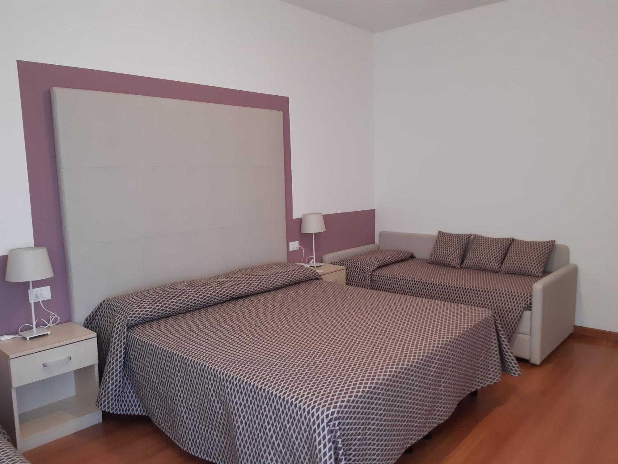 Camera Familiare con Vista Mare Laterale