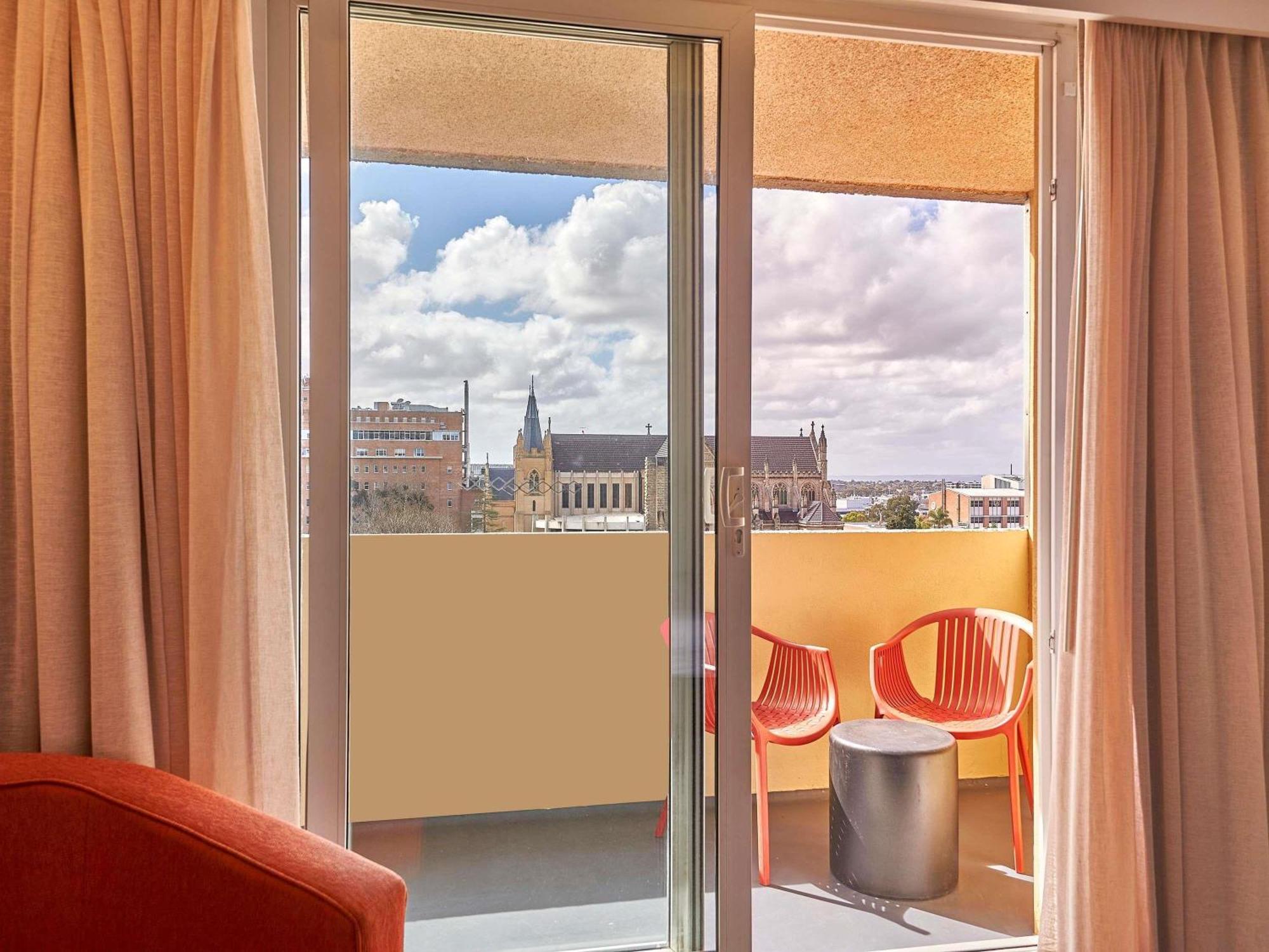 Deluxe Zimmer mit Queensize-Bett und Balkon
