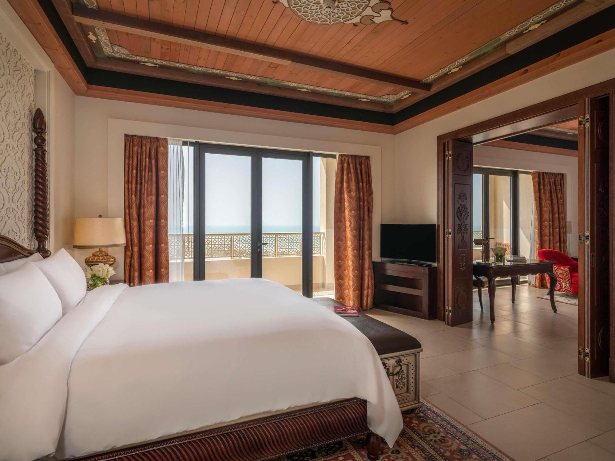 Prestige Suite with balcony and sea view