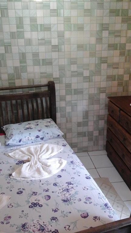 Quarto com Cama de Casal ou 2 de Solteiro e Chuveiro