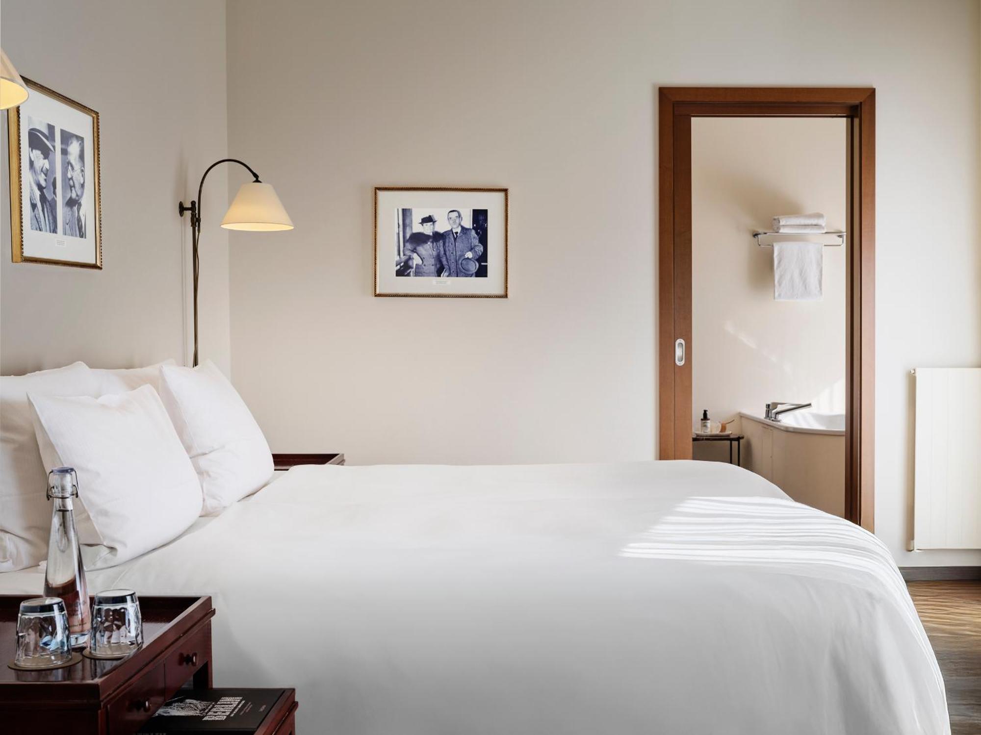 Suite,1739364584:JPEG