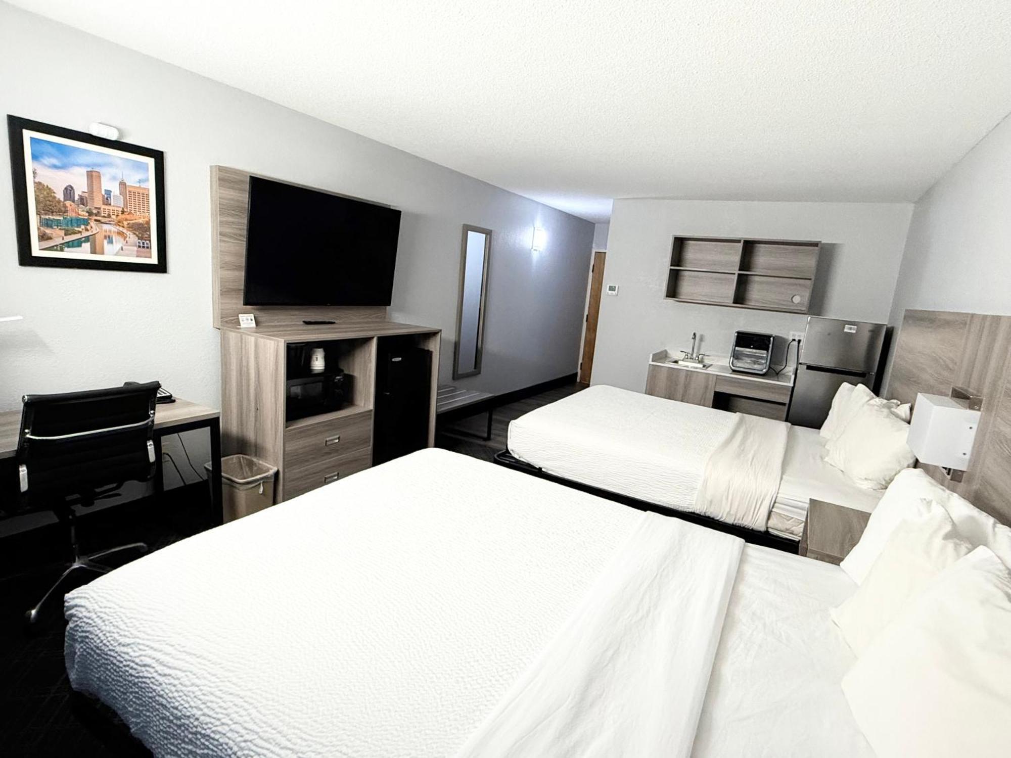 Suite with Two Queen Beds and Kitchenette - Non-Smoking