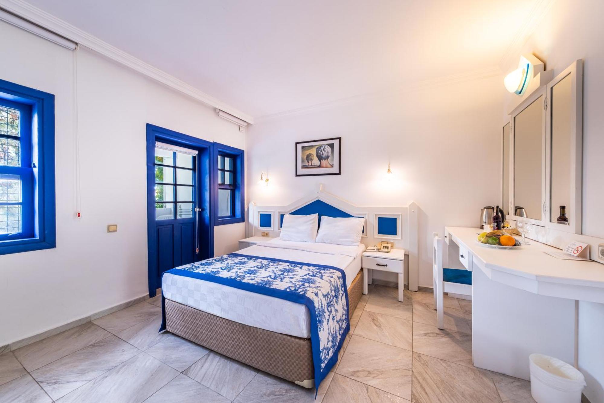 Family Room,1740441011:JPEG