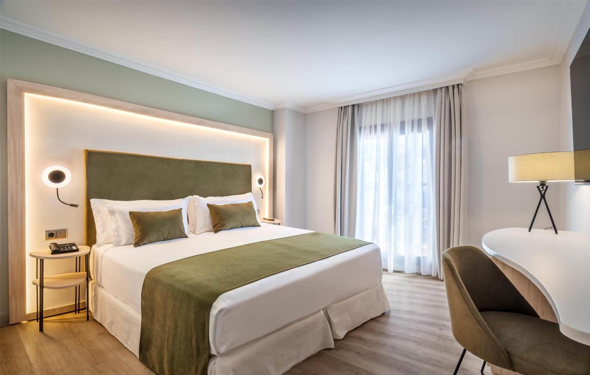 Double Room with French Balcony,1742585032:JPEG