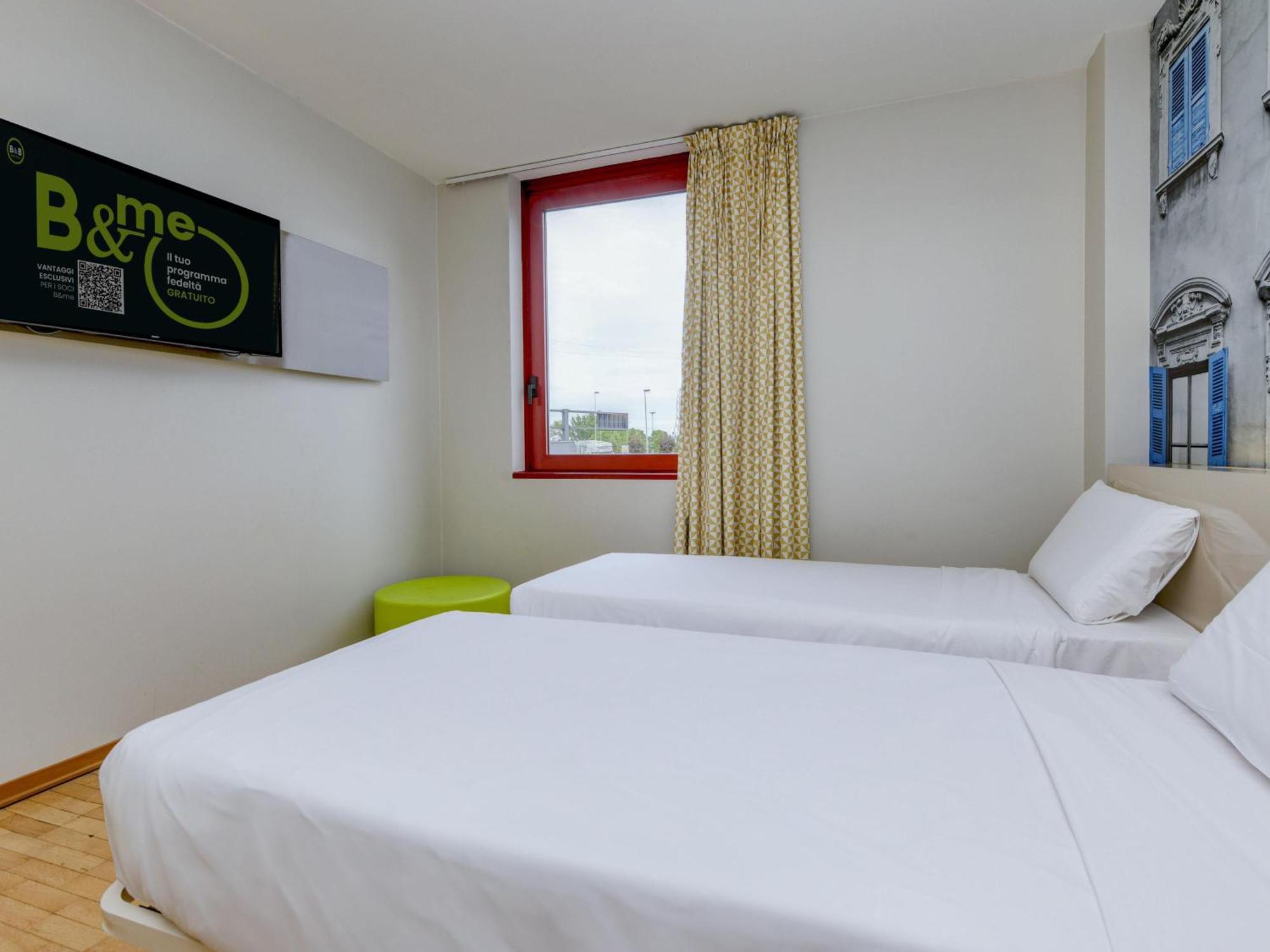Quarto com 2 Camas de Solteiro