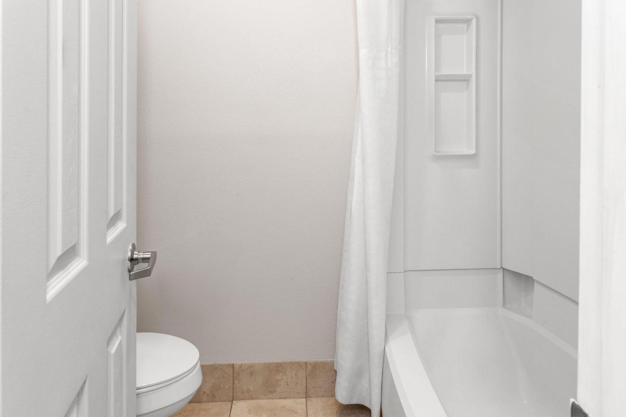 King Suite with Kitchenette - Non-Smoking