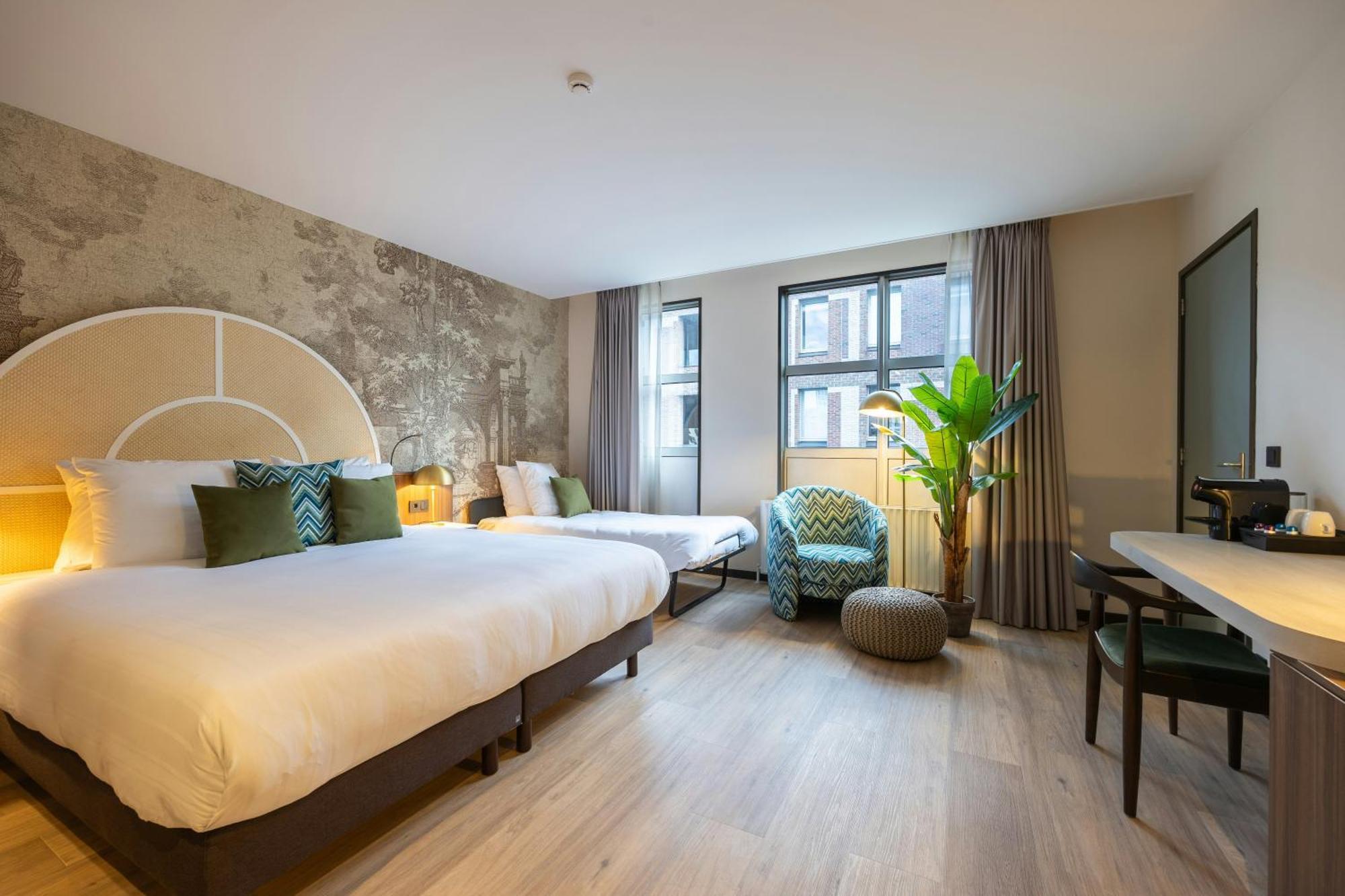 Deluxe Kamer met 1 Tweepersoonsbed en 1 Tweepersoonsslaapbank