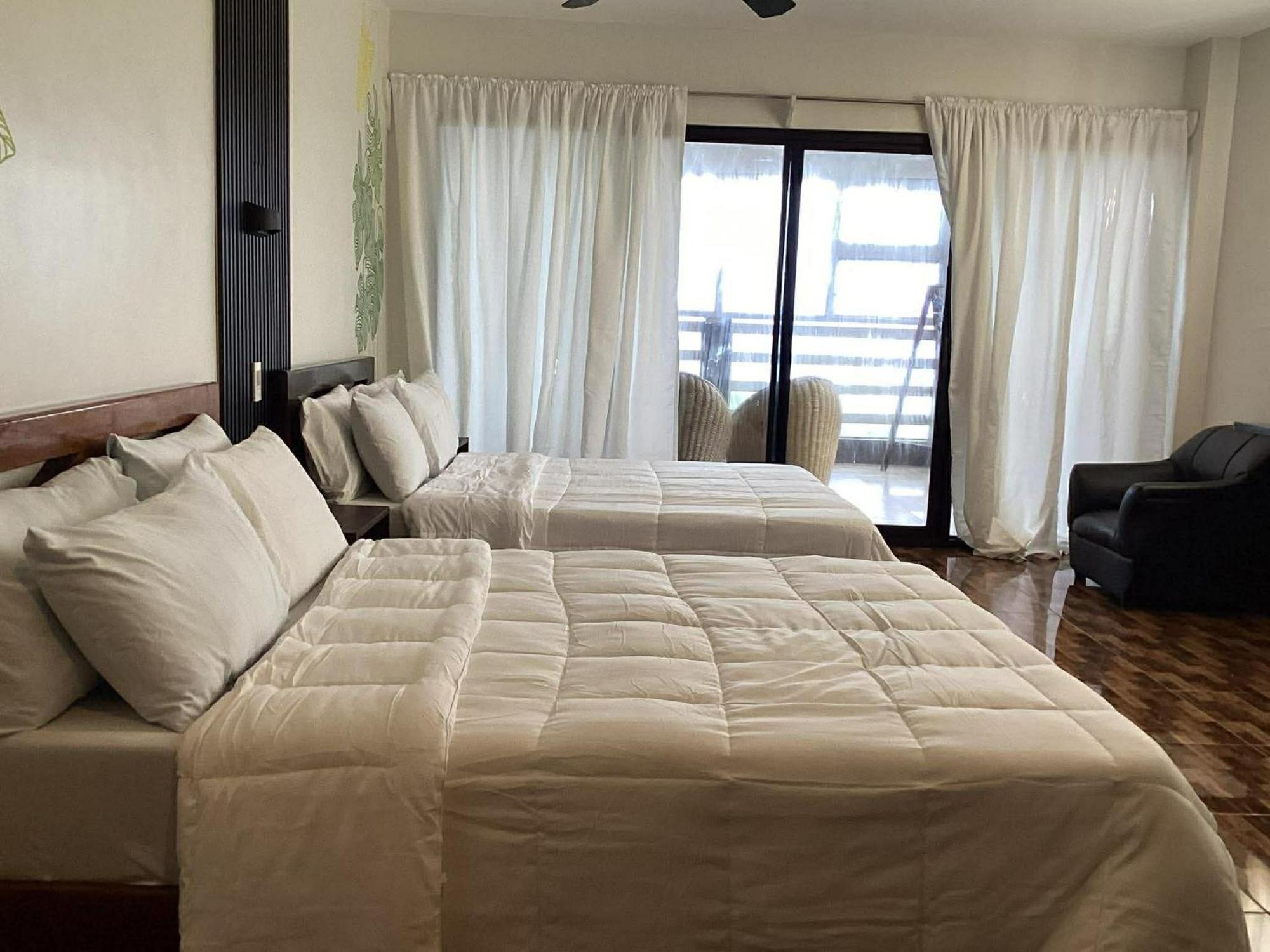 Quadruple Room with Sea View