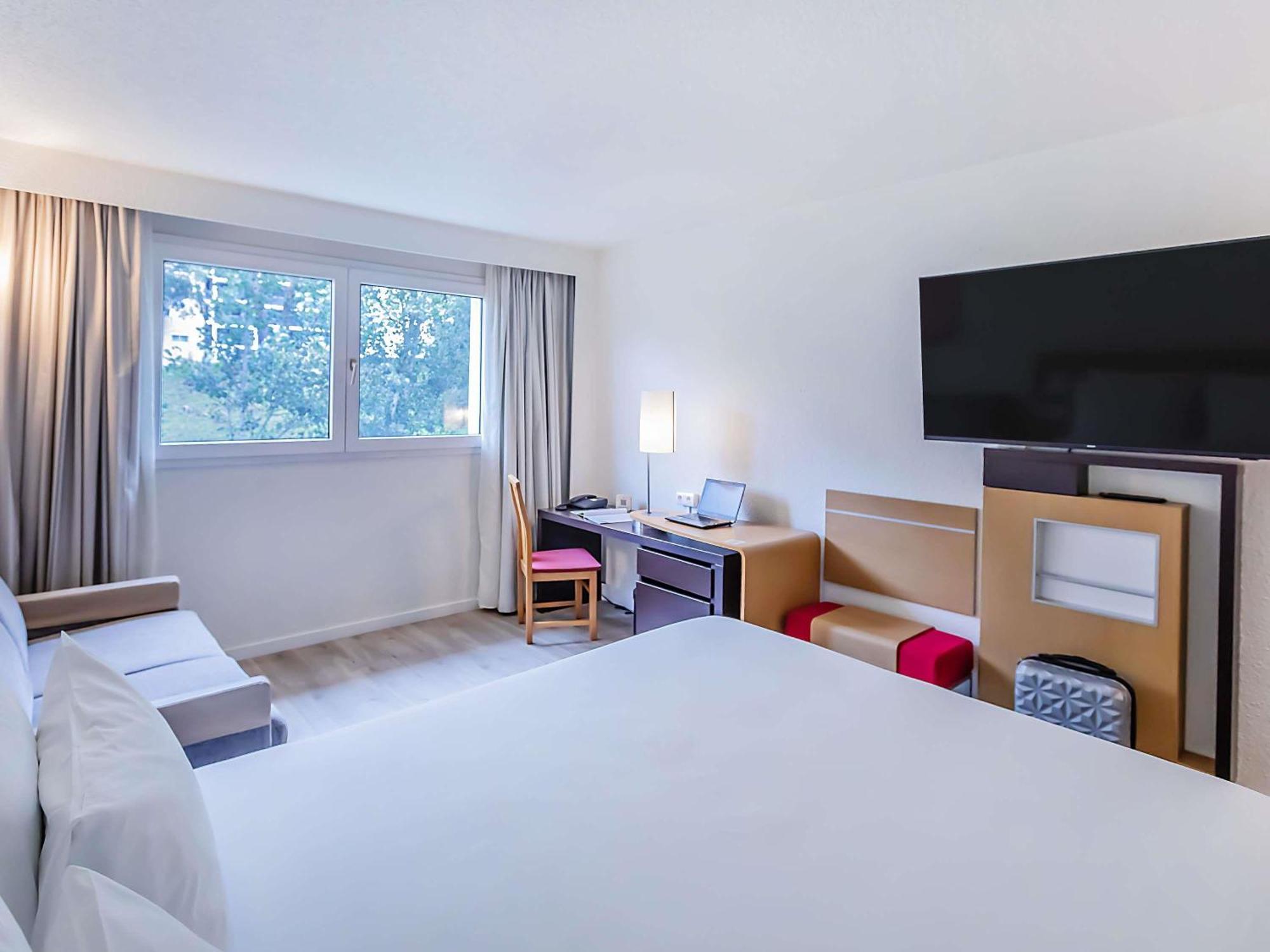 Quarto Standard com 1 Cama Queen-size e 1 Sofá-cama