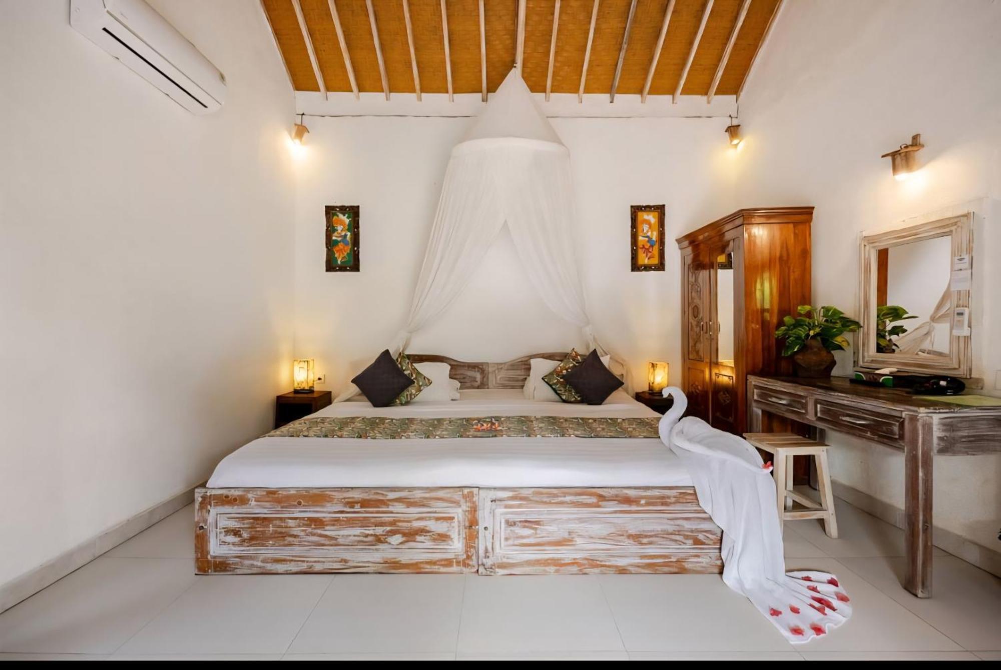 Deluxe Double or Twin Room with Pool View