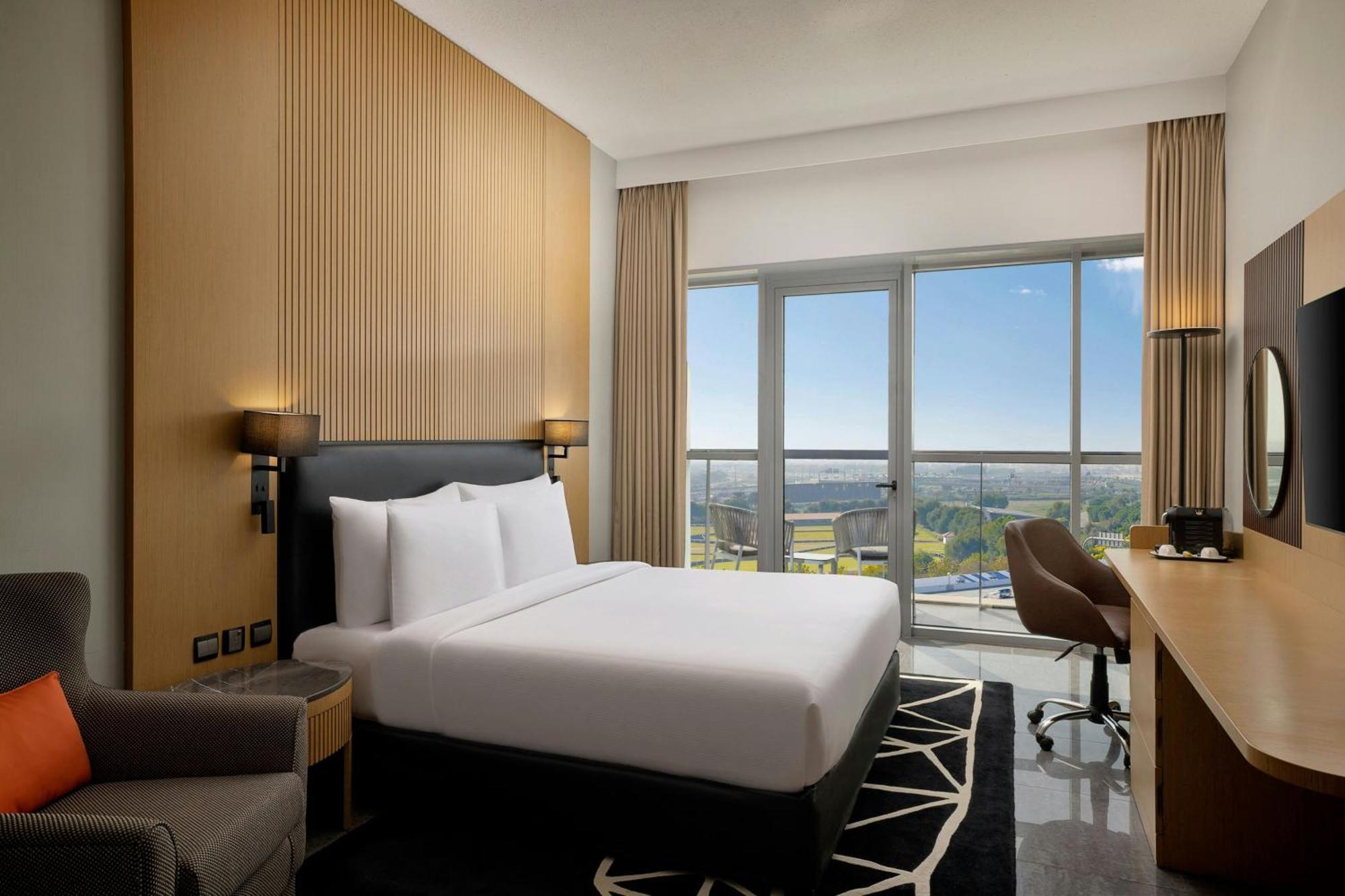 Chambre Lit King-Size Supérieure avec Accès au Soluna - Vue sur Ville