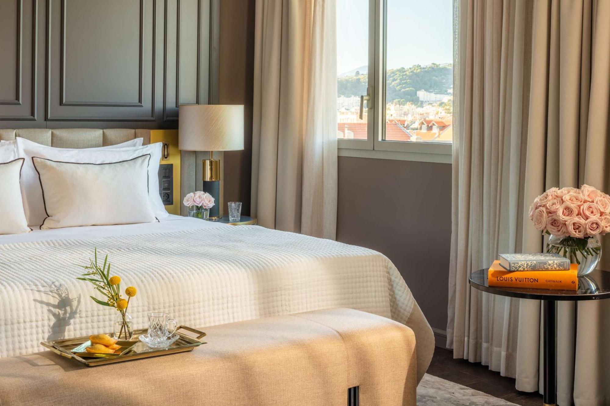 Deluxe Room,1766541849:JPEG