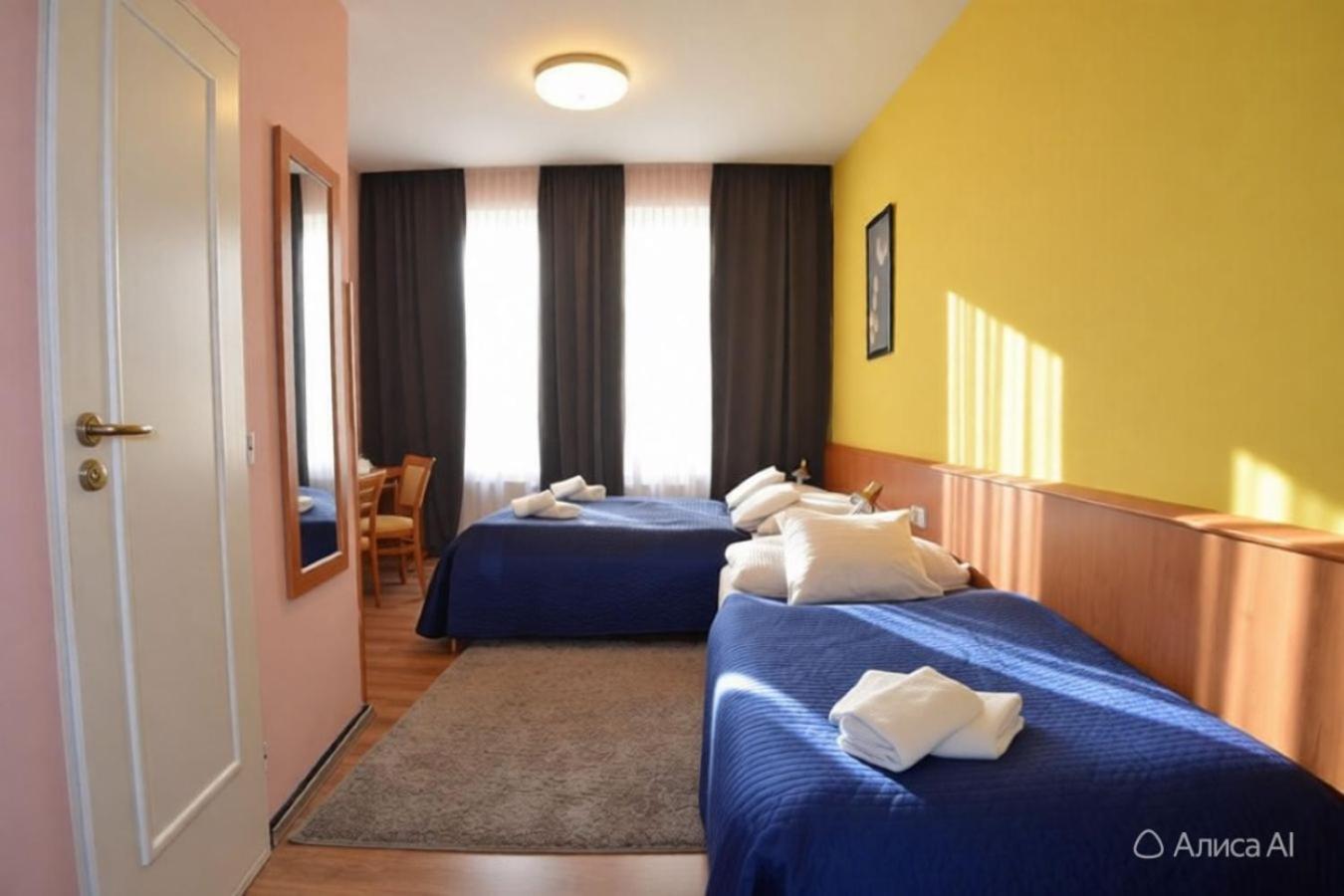 Dreibettzimmer mit eigenem Bad