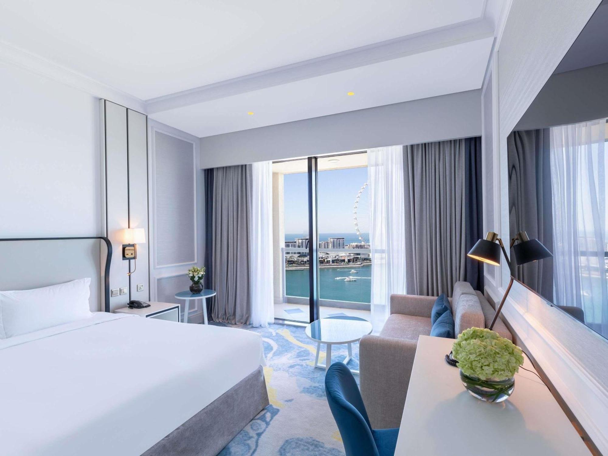 Luxury Zimmer mit Kingsize-Bett, Meerblick und Zugang zum Pool