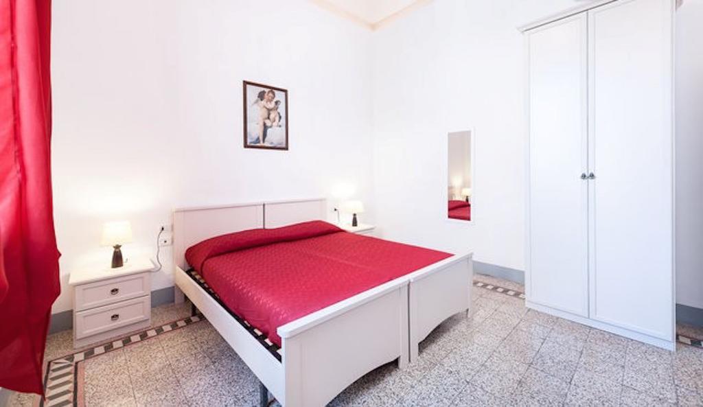 Camera Matrimoniale/Doppia con Letti Singoli con Bagno in Comune