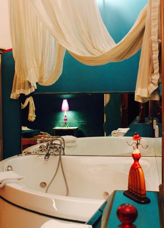 King Room with Spa Bath