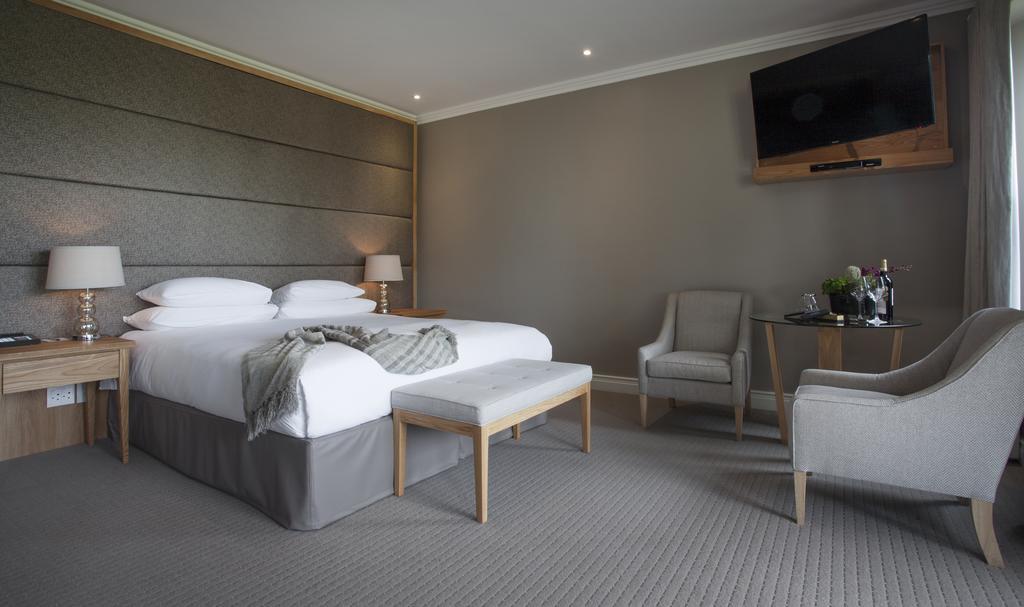 Feature Room