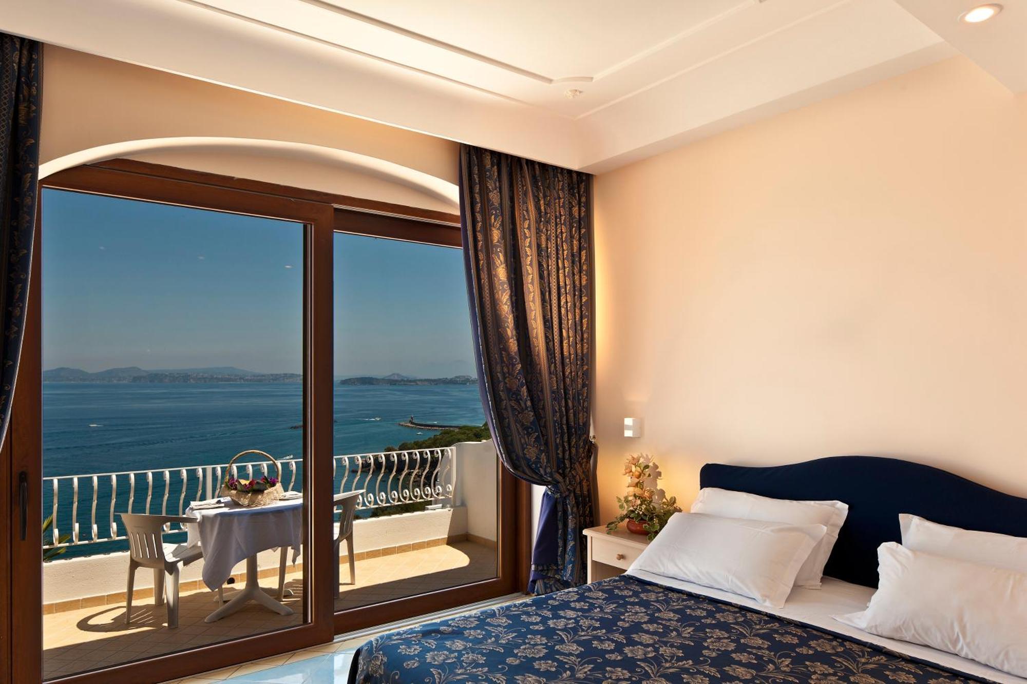 Deluxe Tweepersoonskamer met 1 of 2 Bedden en Uitzicht op Zee
