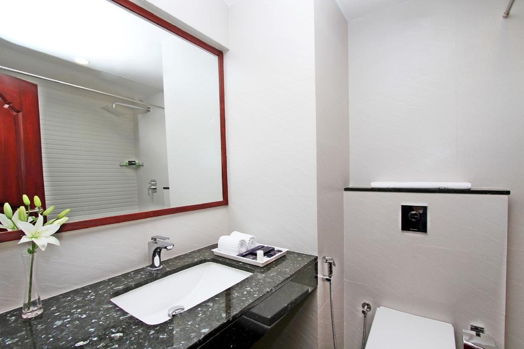Deluxe Double or Twin Room with City View