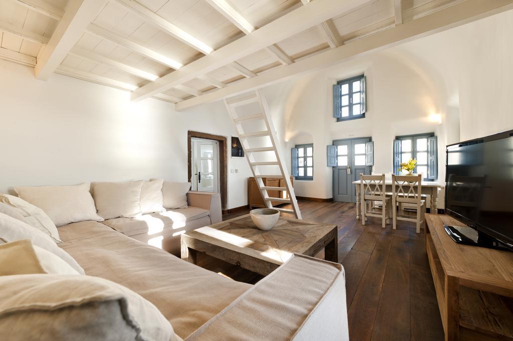 Loft Suite access to Terrace Shared Hot tub Panoramic Caldera View,1629394350:JPEG