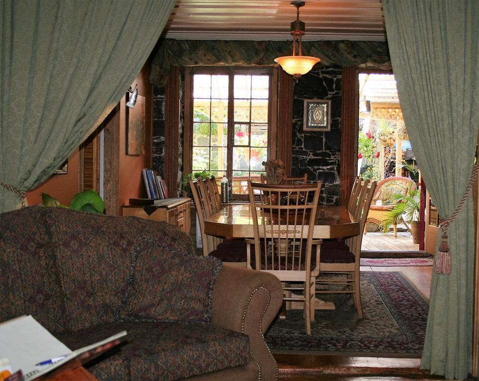 Suite with Garden View